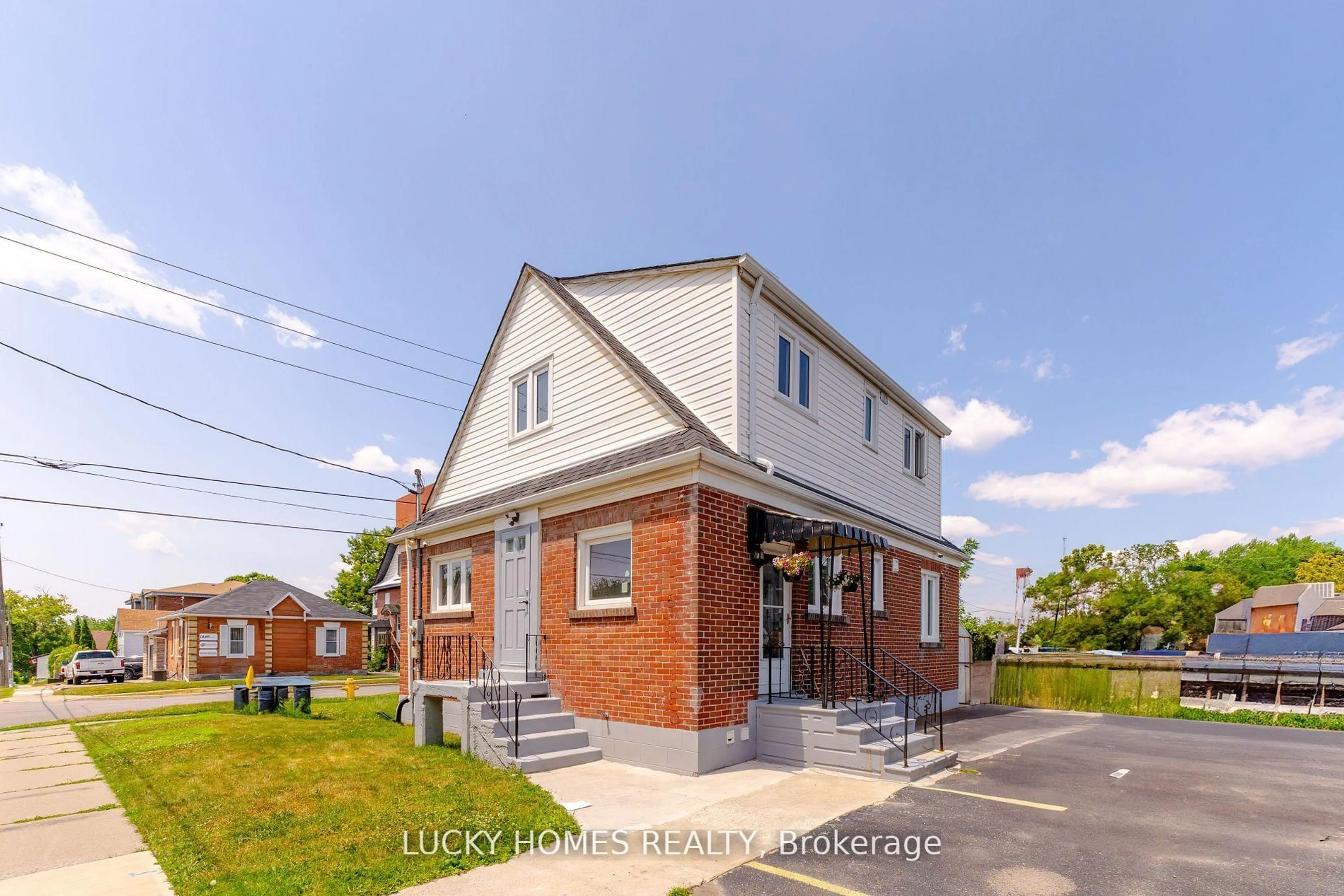 Home with brick exterior material, street for 157 Centre St, Oshawa Ontario L1H 4A5