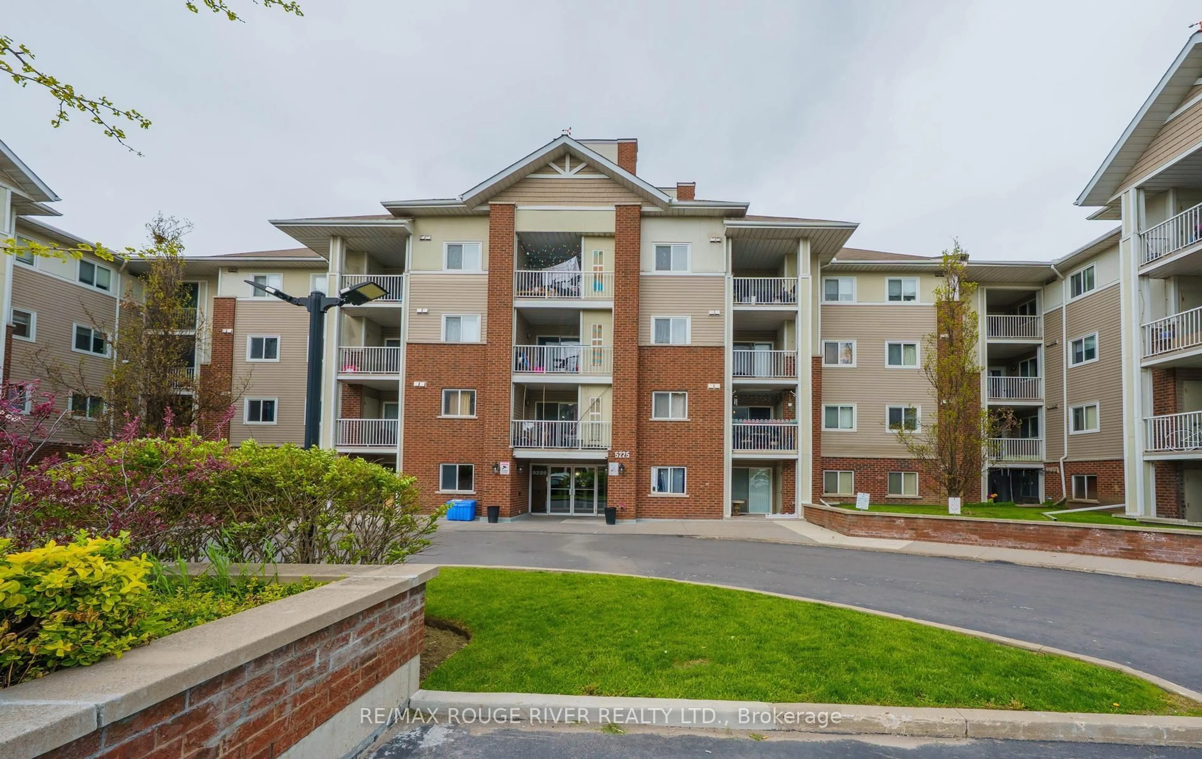 Unknown for 5225 Finch Ave #424, Toronto Ontario M1S 5W8