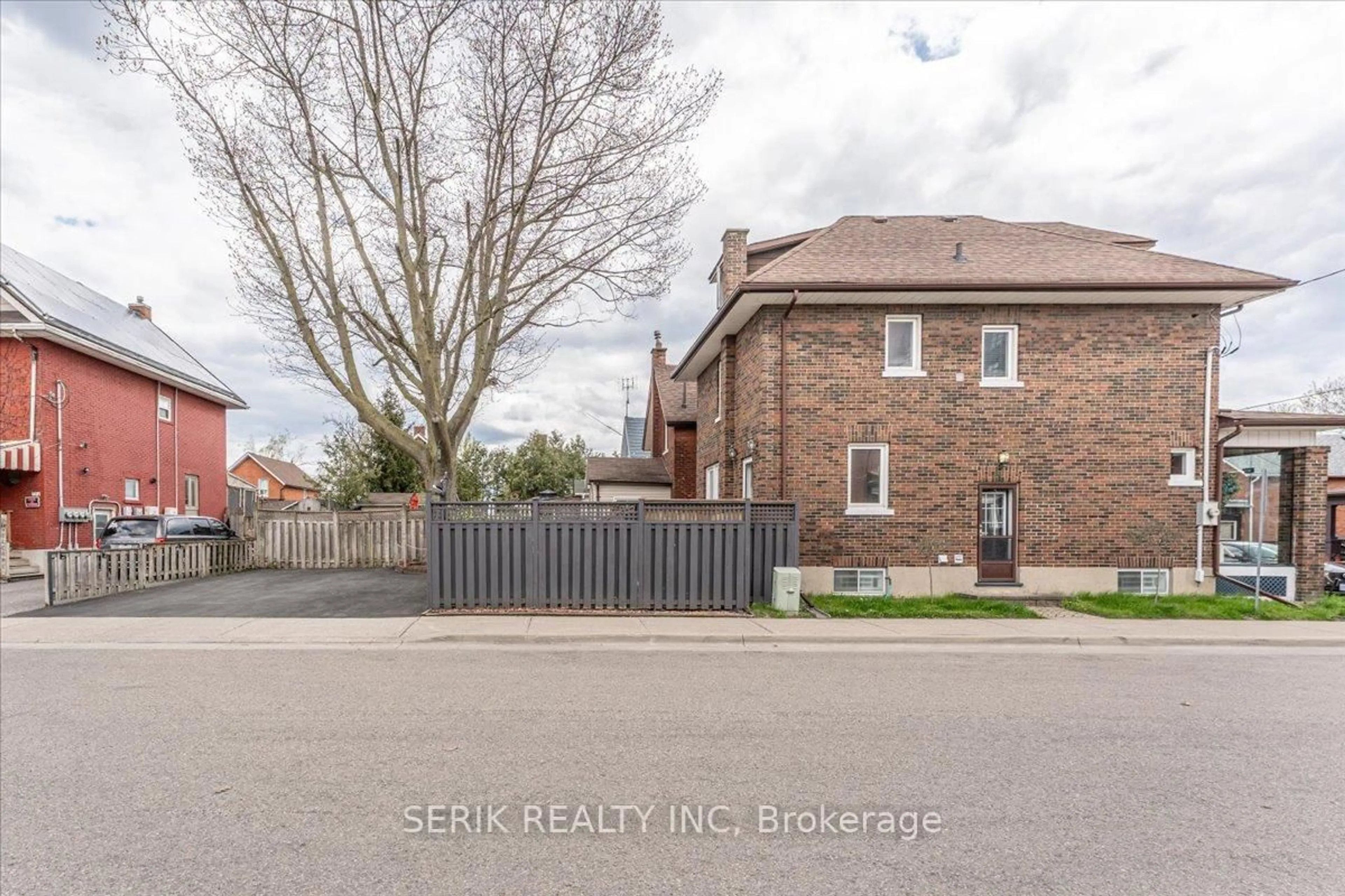Home with brick exterior material, street for 62 Harold St, Oshawa Ontario L1H 4Y3
