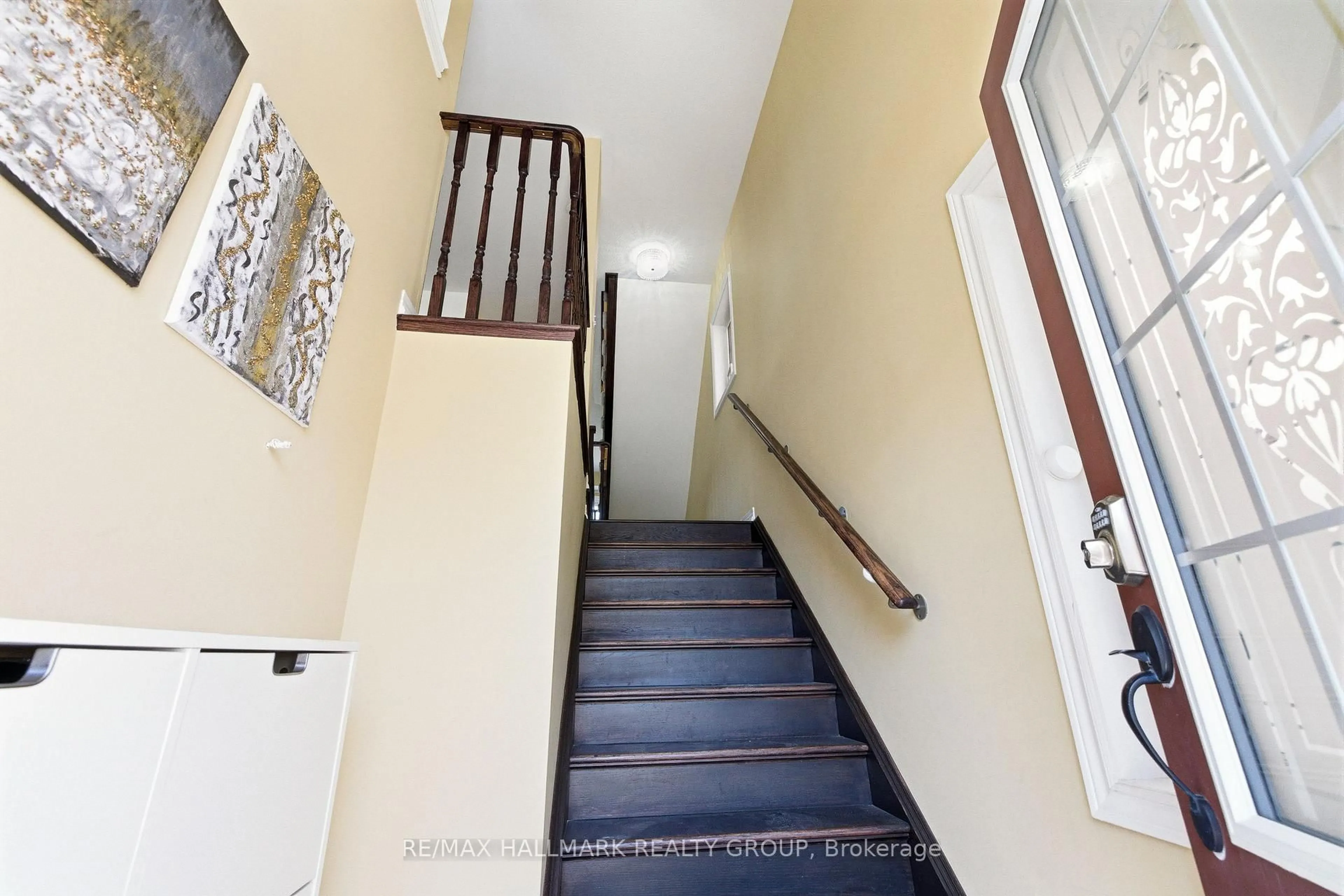 Stairs for 2464 Bromus Path, Oshawa Ontario L1L 0K6