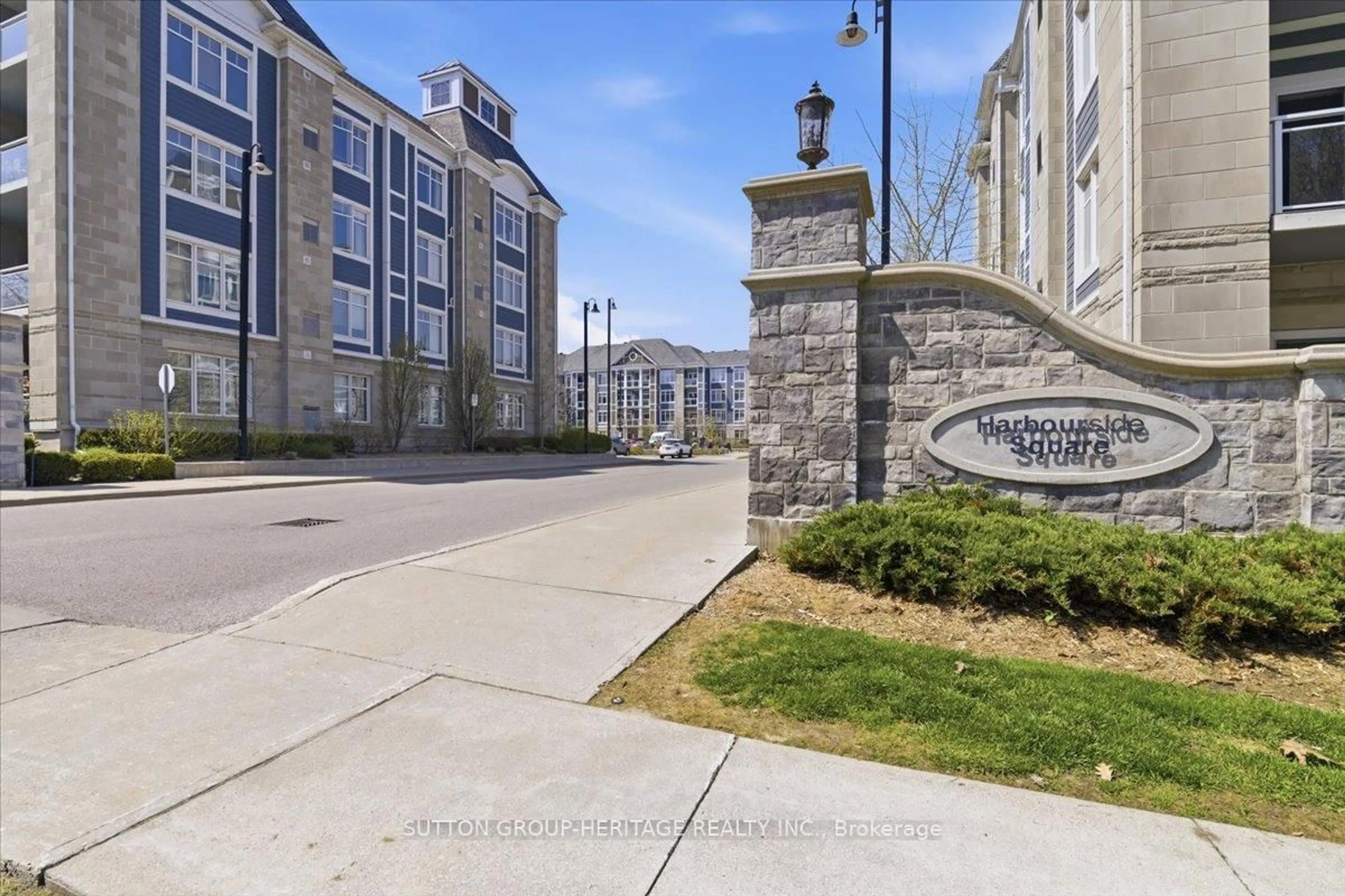 A pic from outside/outdoor area/front of a property/back of a property/a pic from drone, street for 660 Gordon St #201, Whitby Ontario L1N 0L1