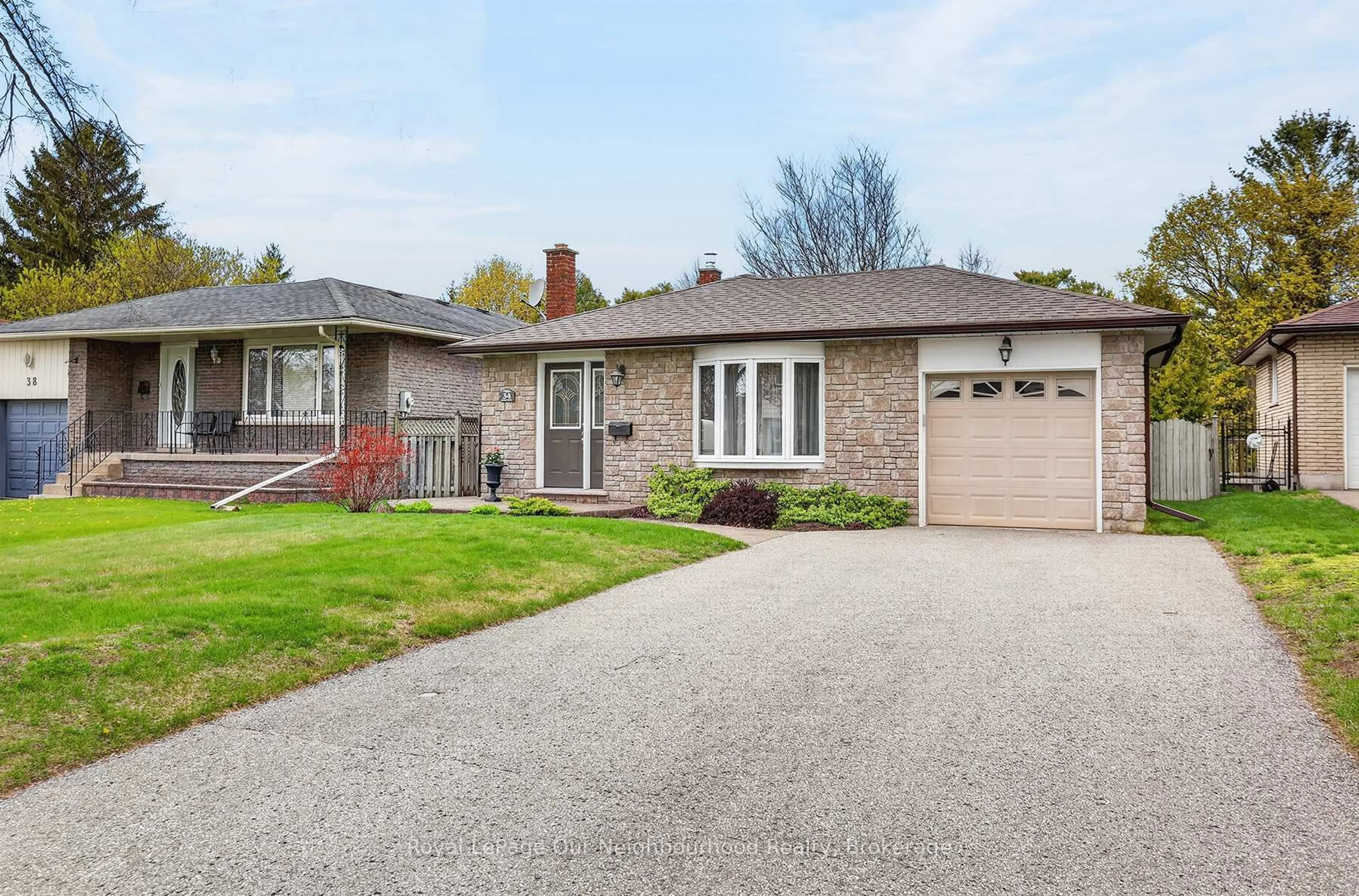 Home with brick exterior material, street for 34 Brant Crt, Oshawa Ontario L1G 4M9
