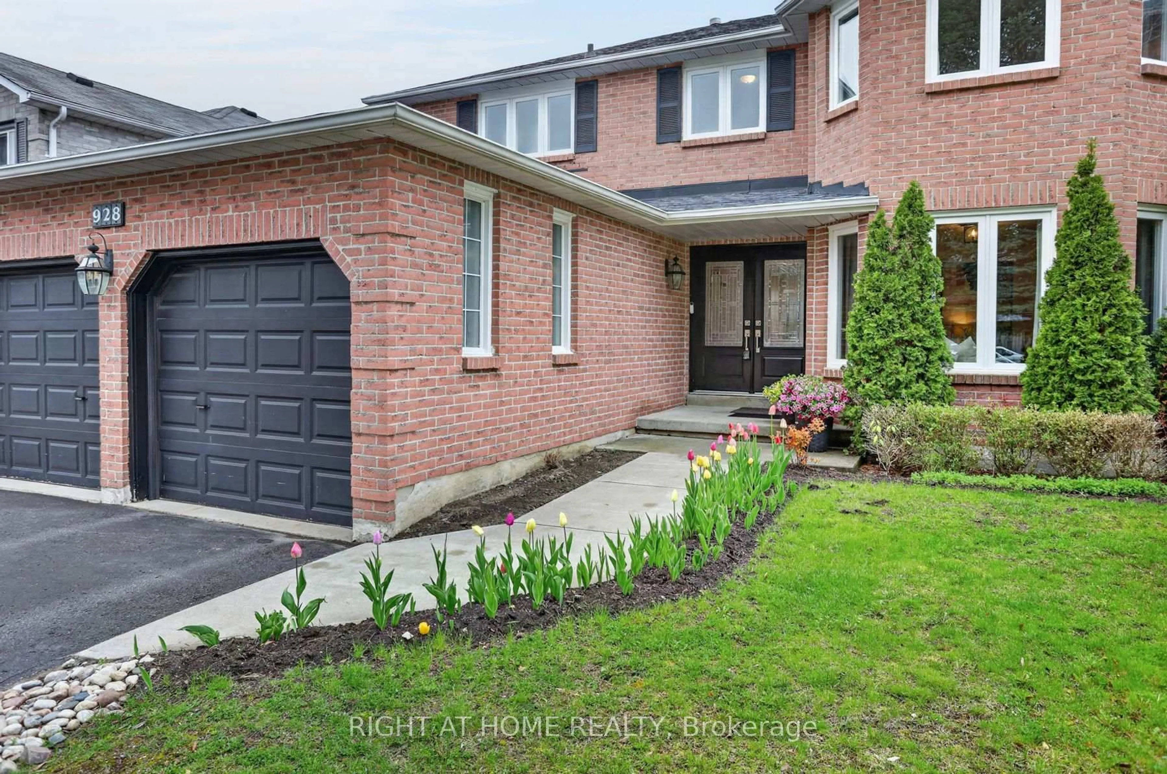 Home with brick exterior material, street for 928 Snowbird St, Oshawa Ontario L1J 8J8