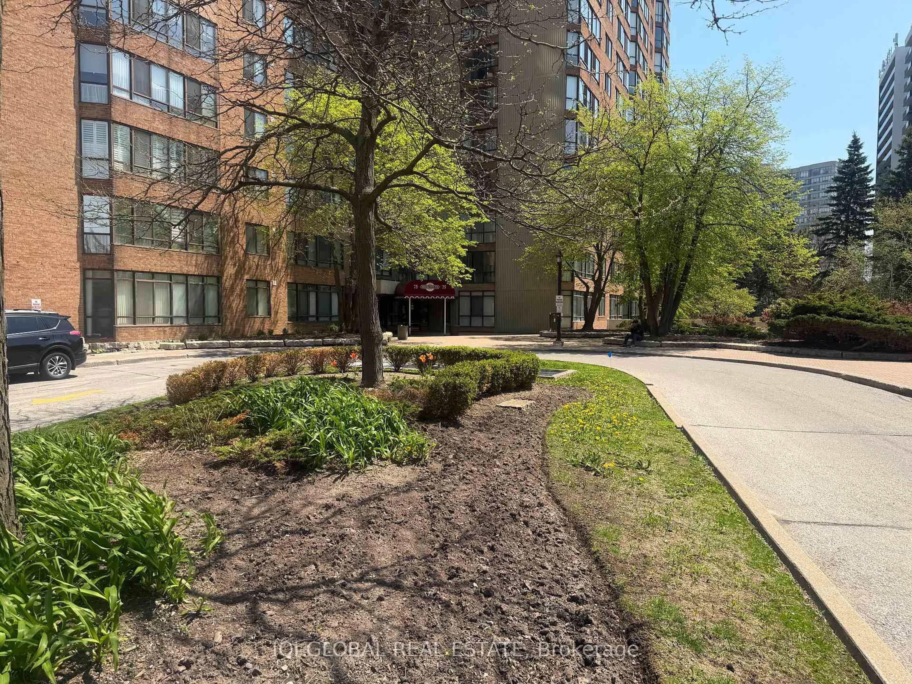 Patio, street for 75 Bamburgh Circ #1615, Toronto Ontario M1W 3W1
