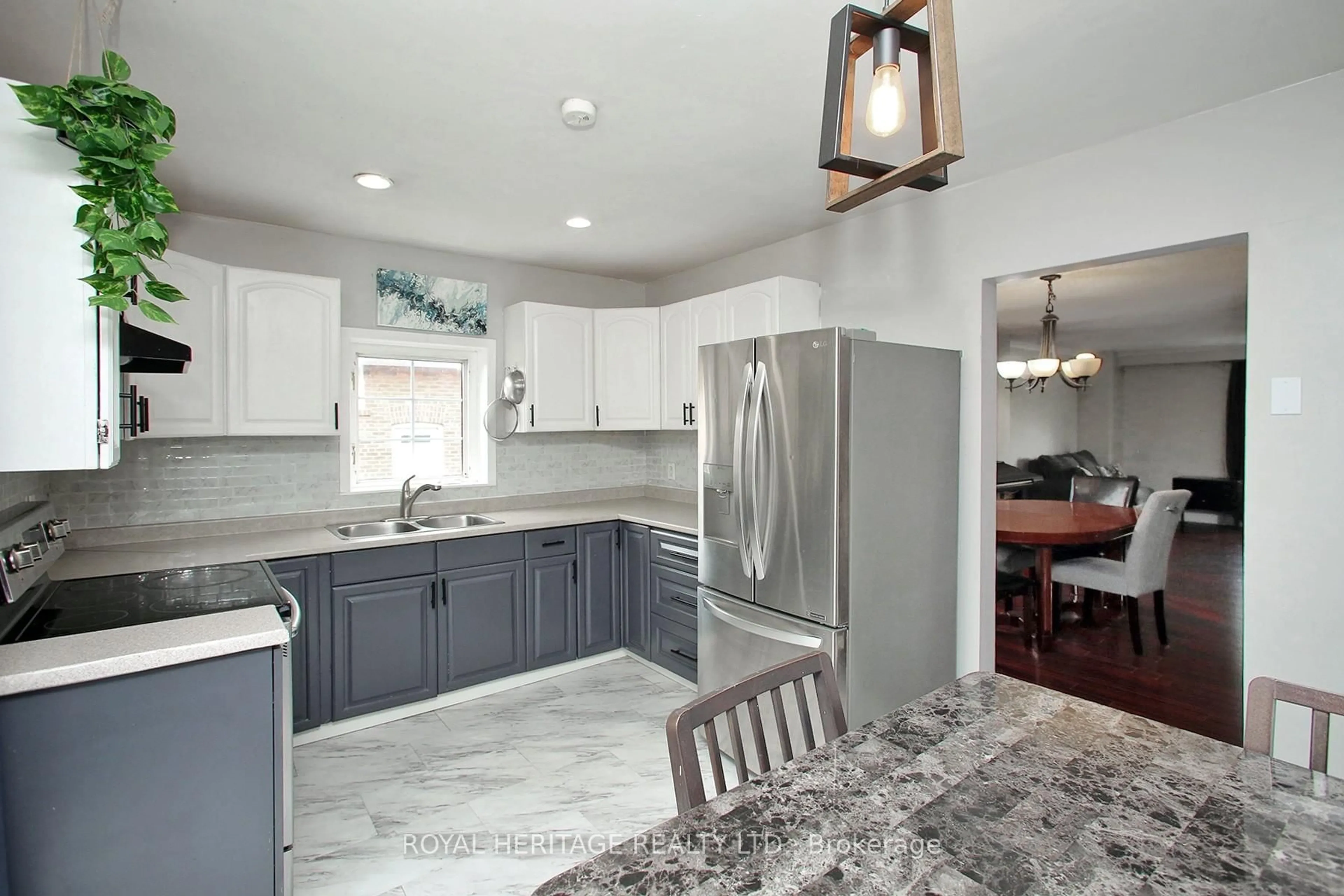 Open concept kitchen, ceramic/tile floor for 4 Brantwood Dr, Toronto Ontario M1H 2G6