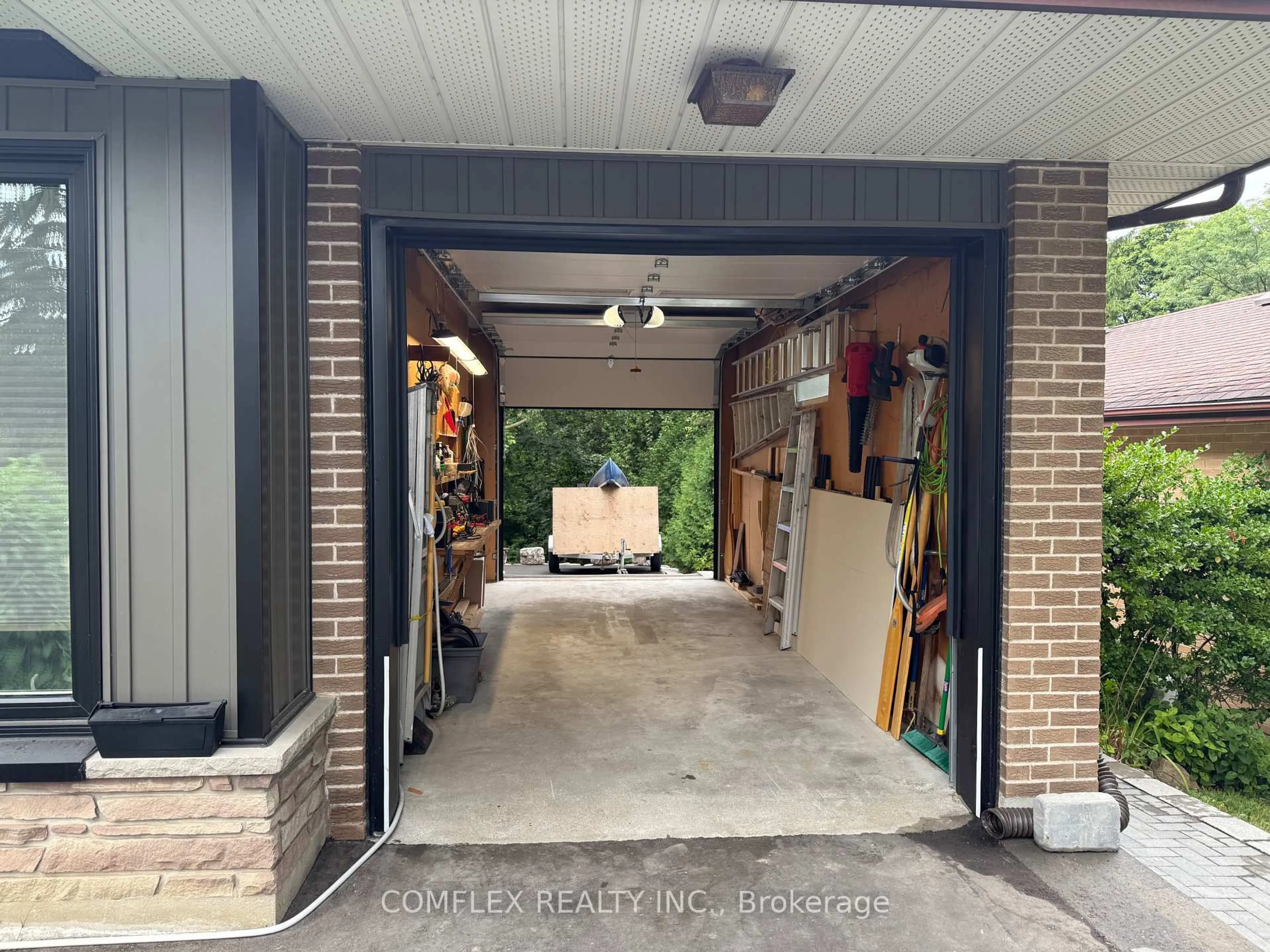 Unknown for 452 Juliana Dr, Oshawa Ontario L1G 2E8