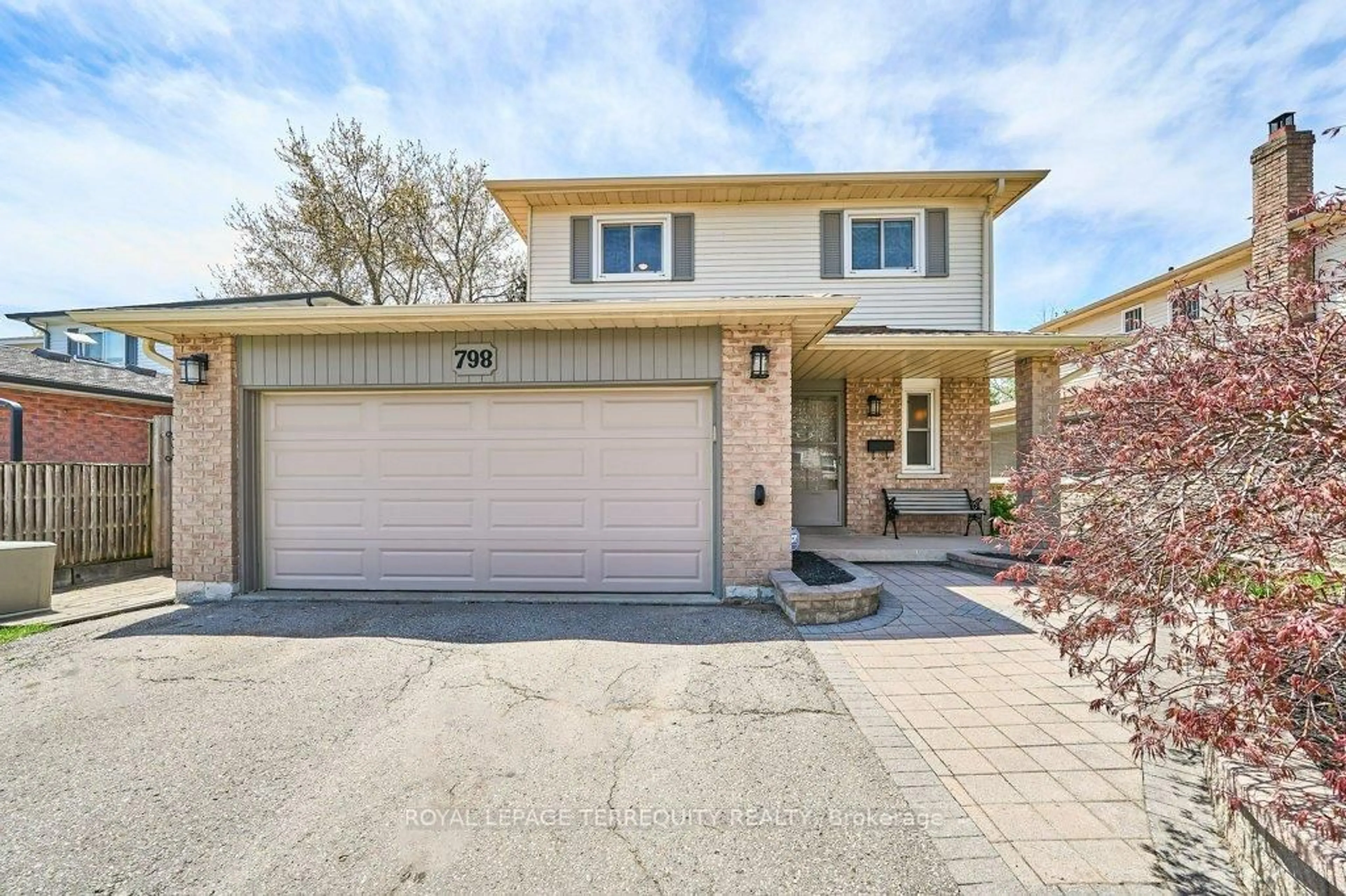 Home with brick exterior material, street for 798 Greenbriar Dr, Oshawa Ontario L1G 7J6