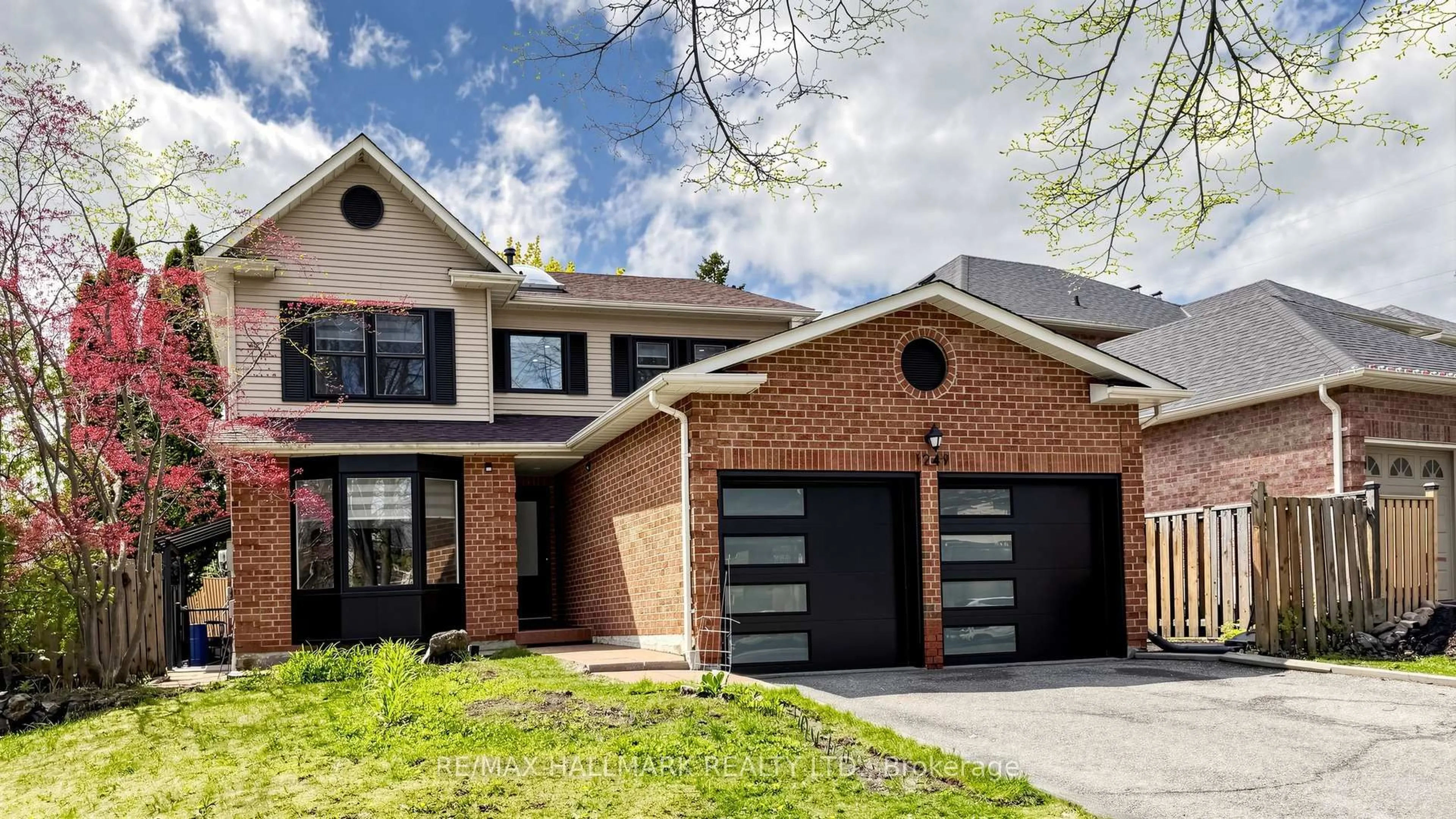 Home with brick exterior material, street for 1249 Fieldstone Circ, Pickering Ontario L1X 1B9