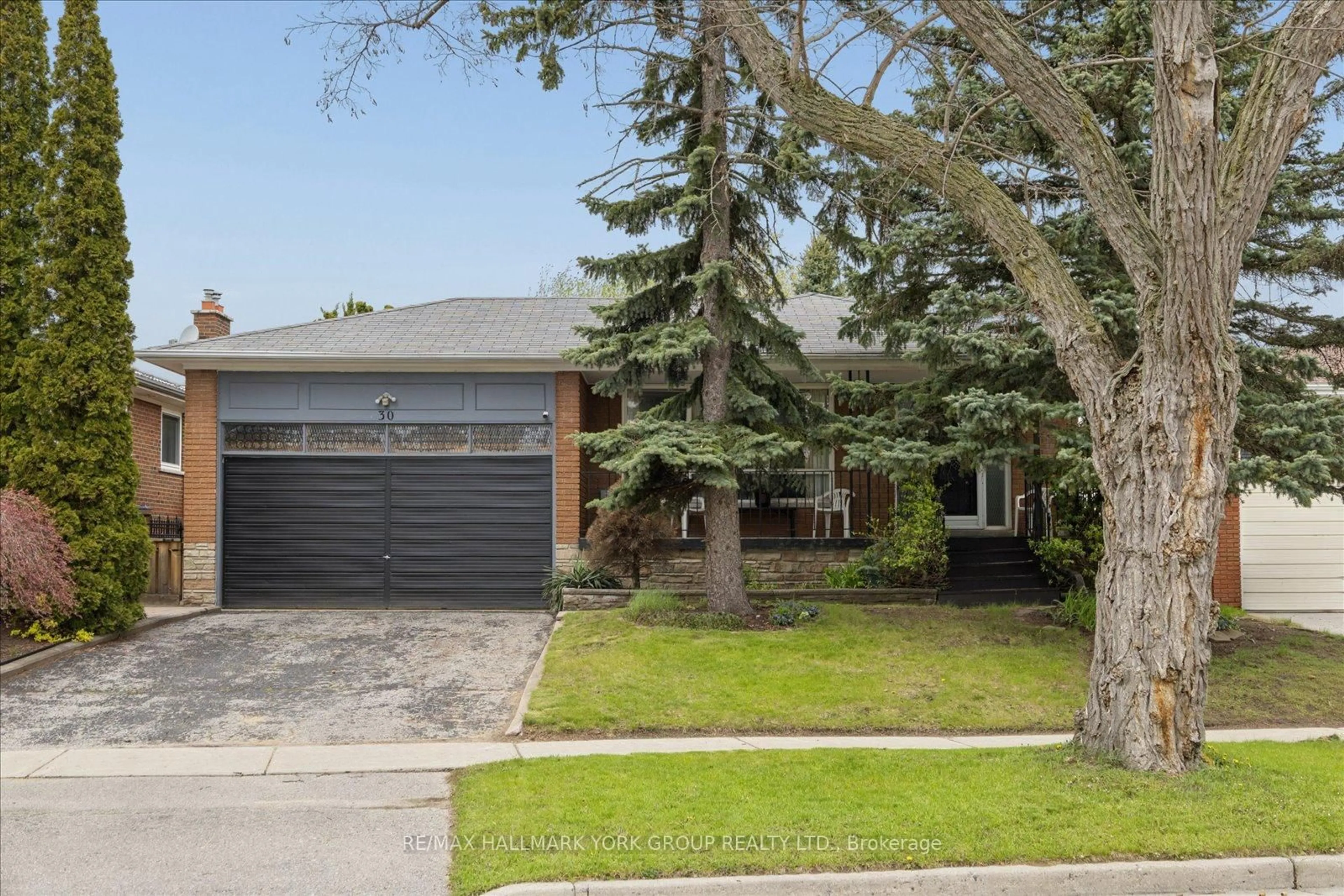 Home with brick exterior material, street for 30 Briarbluff Ave, Toronto Ontario M1E 3H3