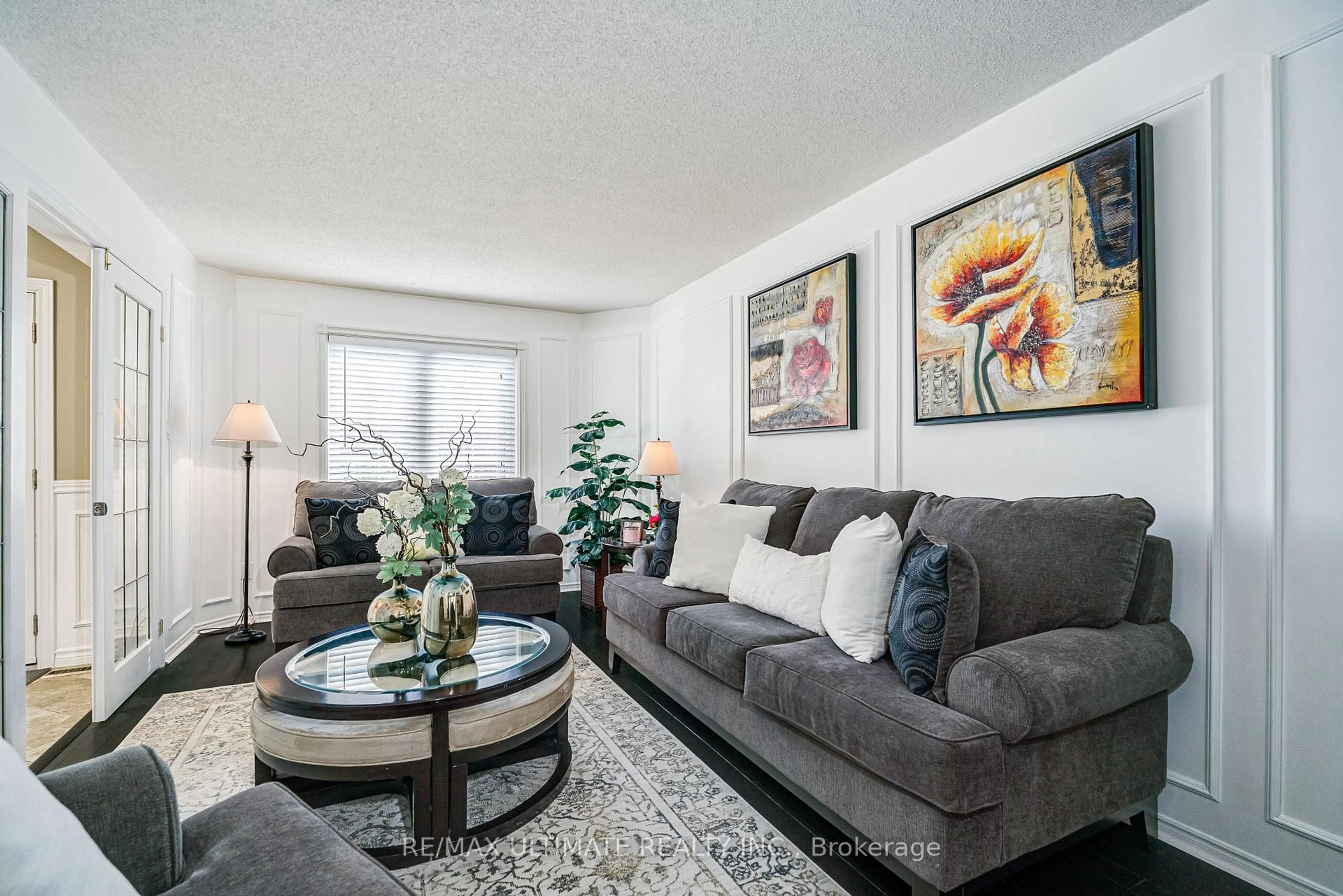 Living room with furniture, unknown for 54 Waller St, Whitby Ontario L1R 1Z8