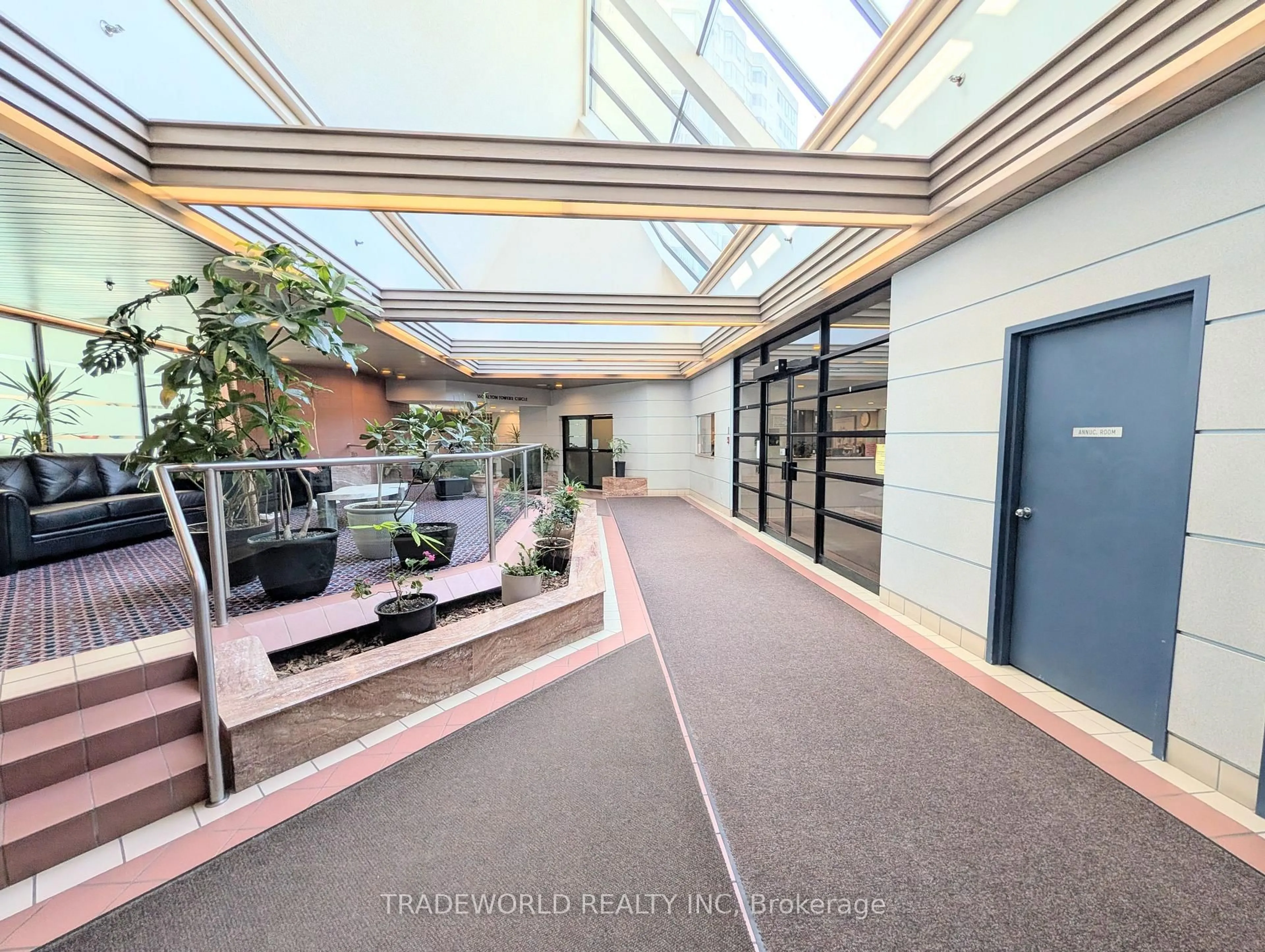 Indoor foyer for 150 Alton Towers Circ #405, Toronto Ontario M1V 4X7