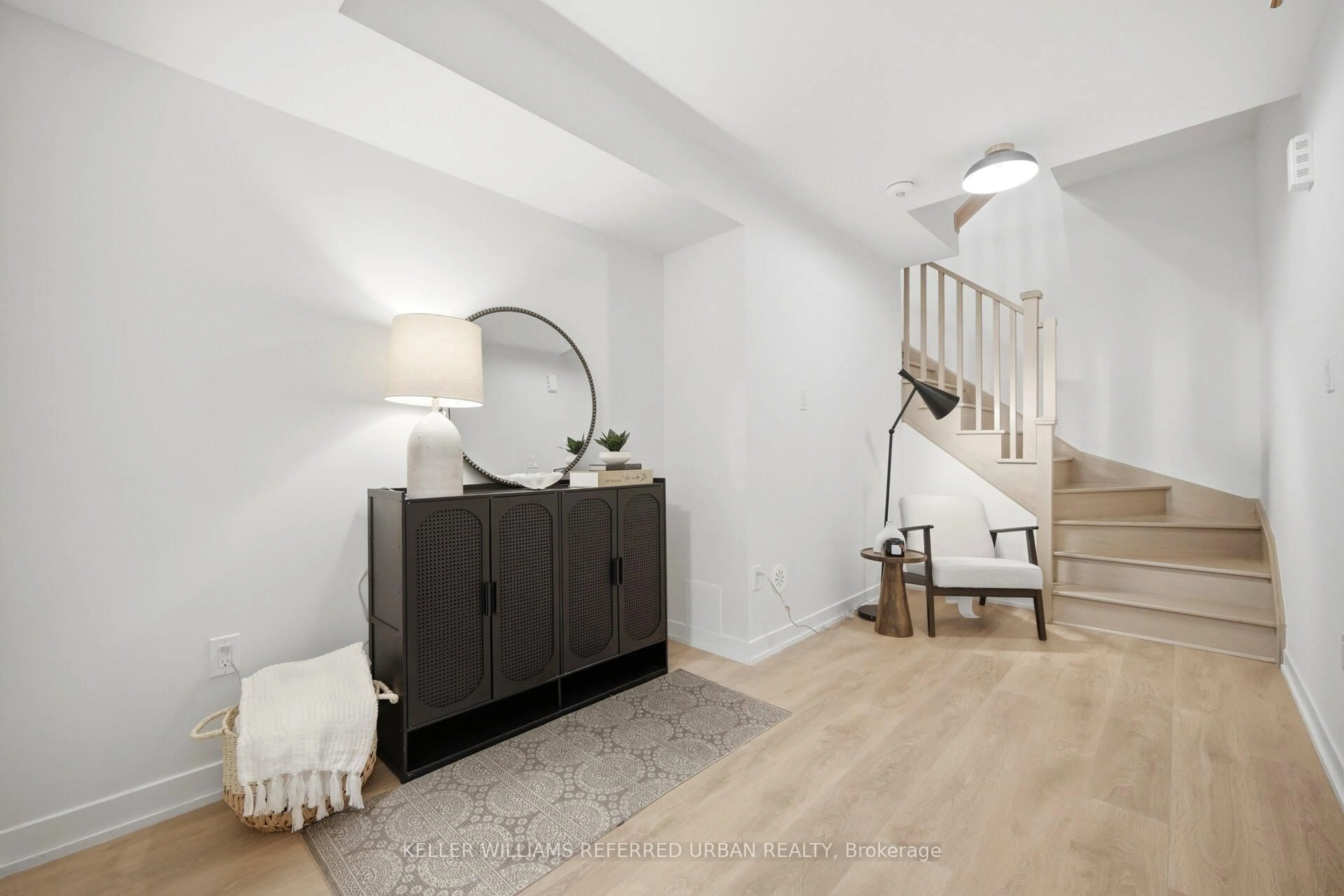 Indoor entryway for 1865 Pickering Pkwy #607, Pickering Ontario L1V 0H2