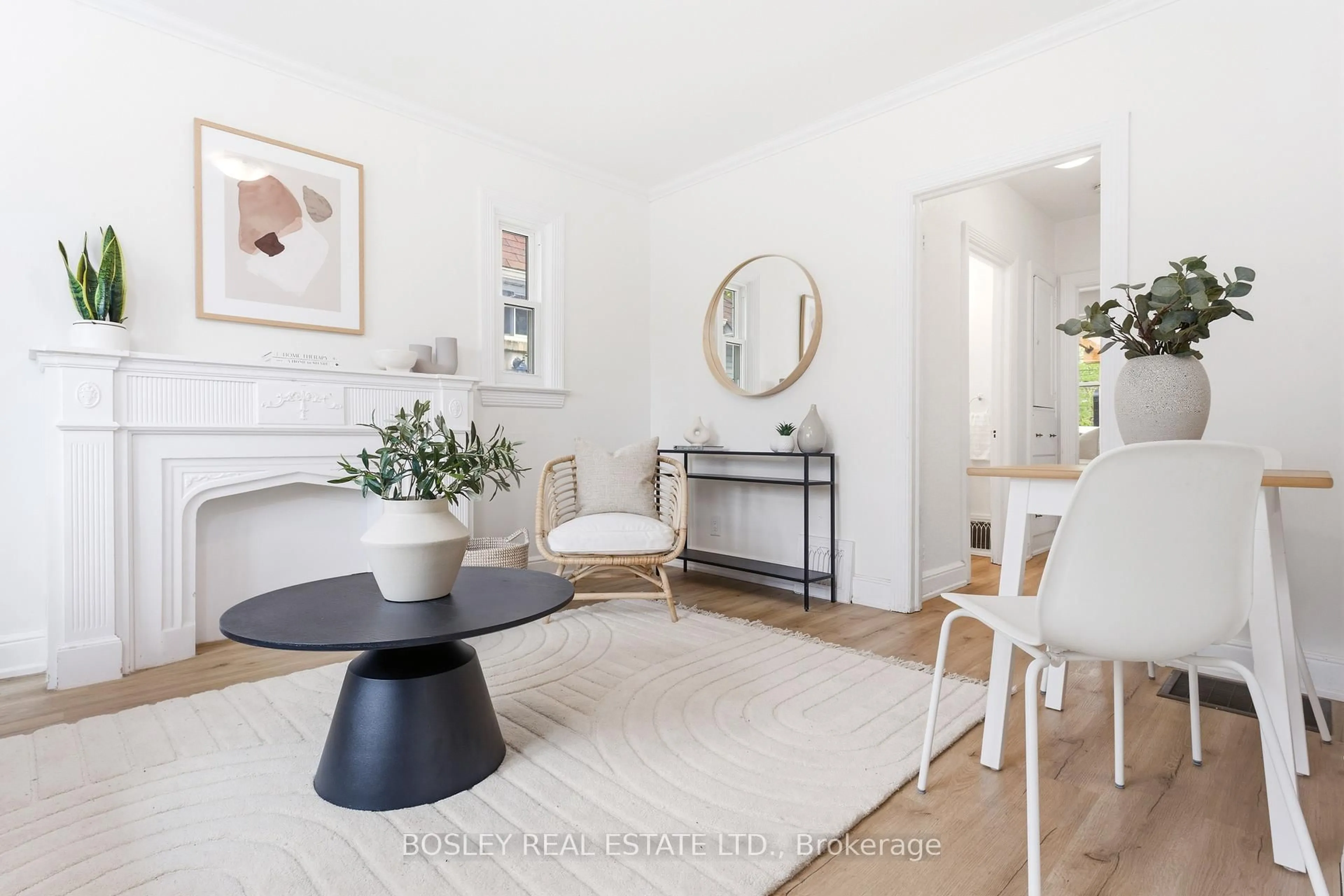 Living room with furniture, unknown for 123 Dunington Dr, Toronto Ontario M1N 3E5