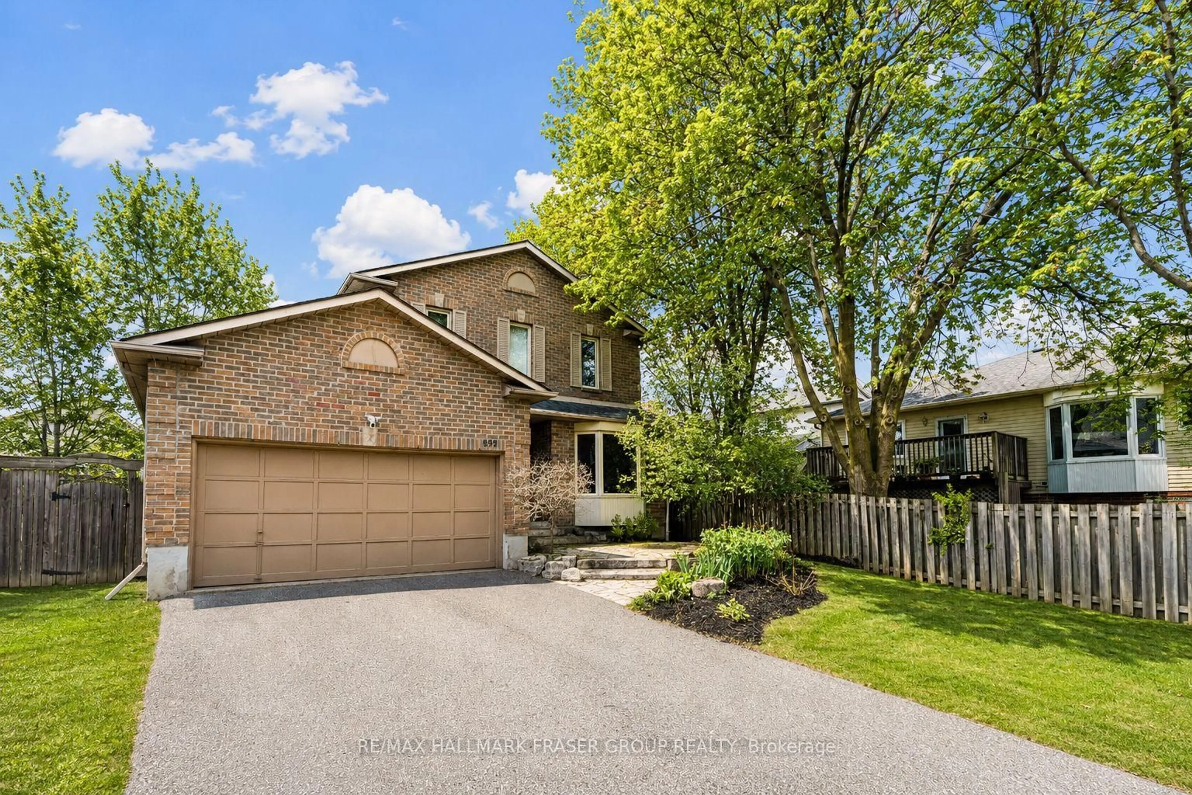 Home with brick exterior material, street for 692 Avery Crt, Oshawa Ontario L1K 1S8