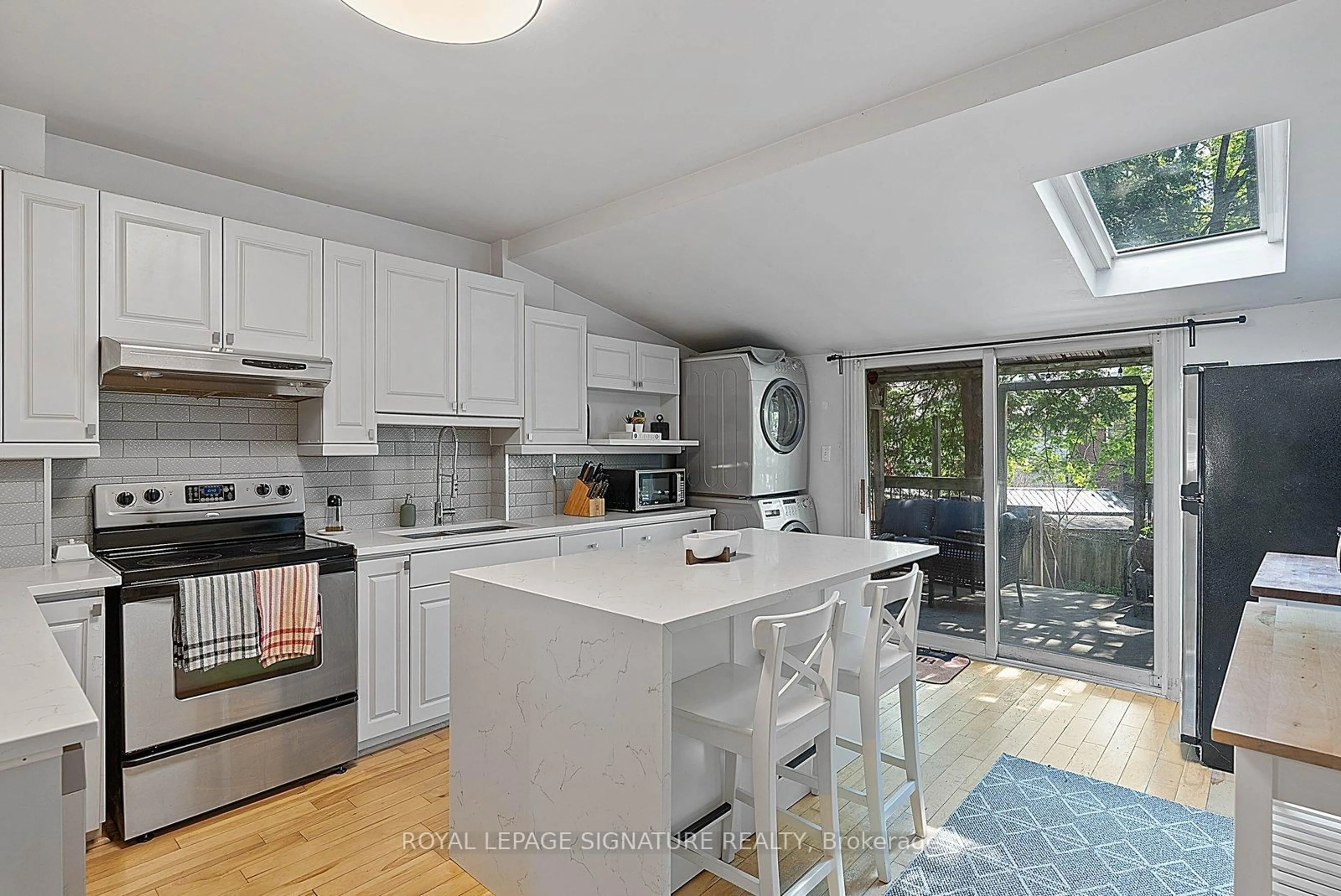 Open concept kitchen, unknown for 55 Kingston Rd, Toronto Ontario M4L 1S5