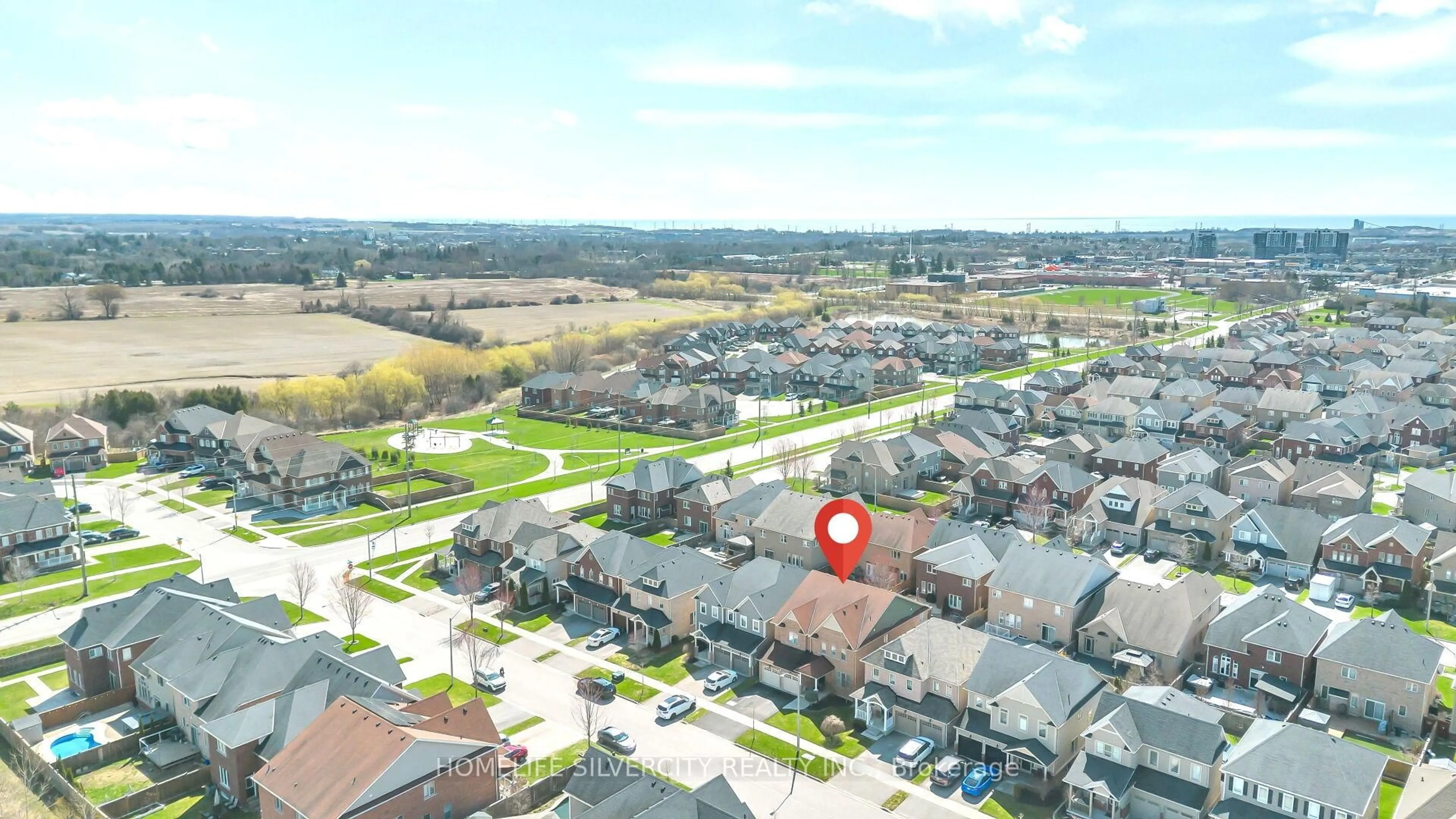 A pic from outside/outdoor area/front of a property/back of a property/a pic from drone, unknown for 23 Ross Wright Ave, Clarington Ontario L1C 0P6