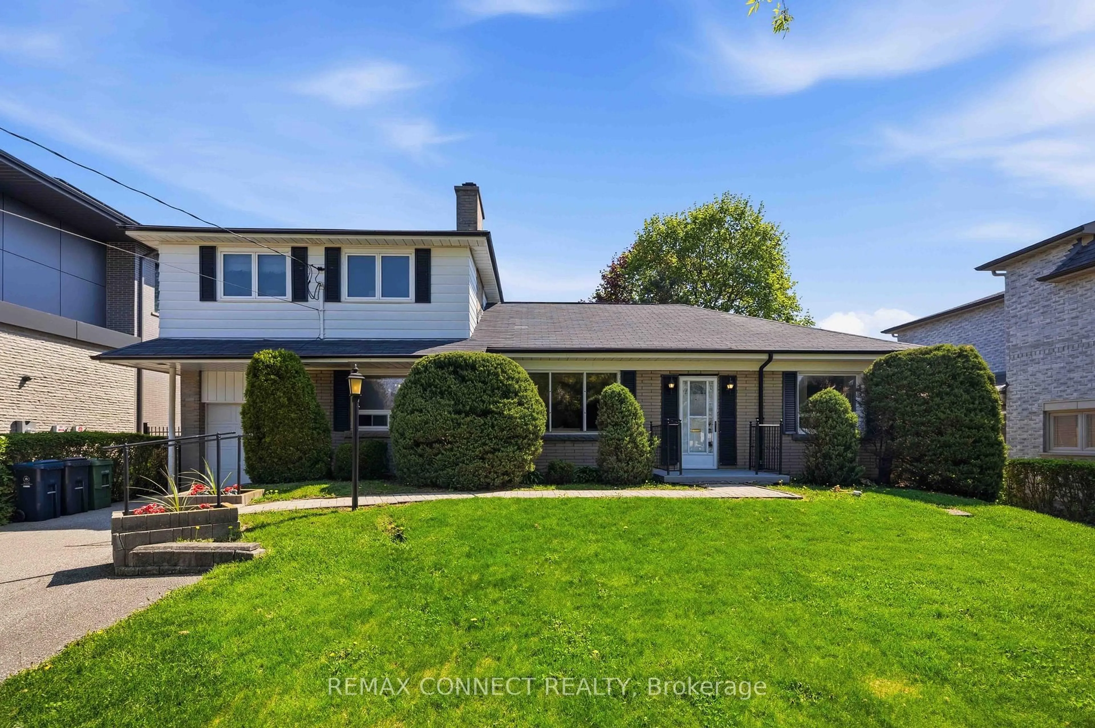 A pic from outside/outdoor area/front of a property/back of a property/a pic from drone, street for 107 Fairglen Ave, Toronto Ontario M1W 1A8