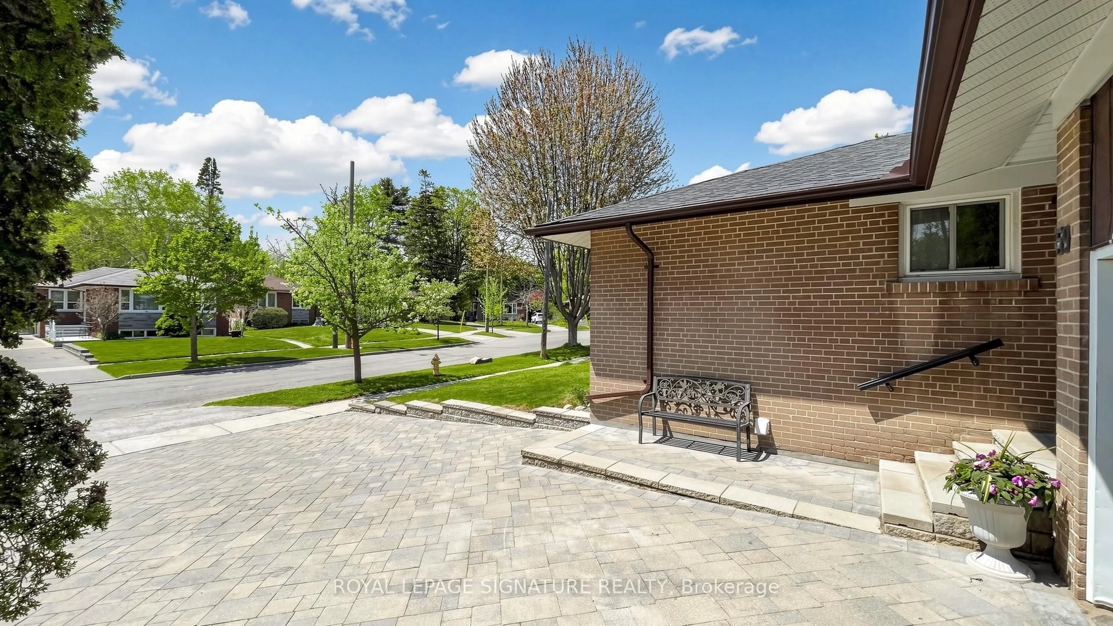 Patio, street for 59 Woodgarden Cres, Toronto Ontario M1E 3K3