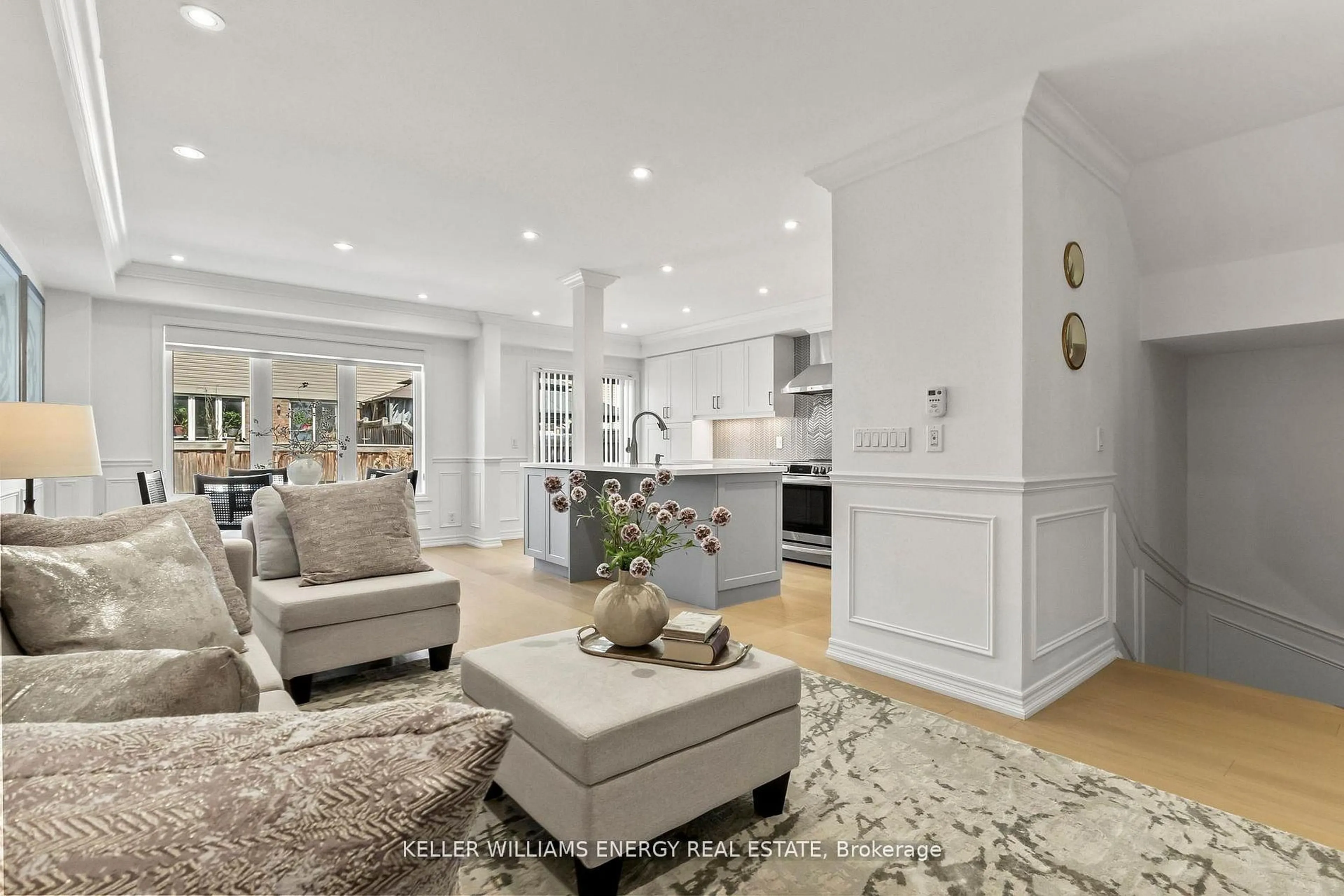 Open concept kitchen, unknown for 33 Tabaret Cres, Oshawa Ontario L1L 0G5