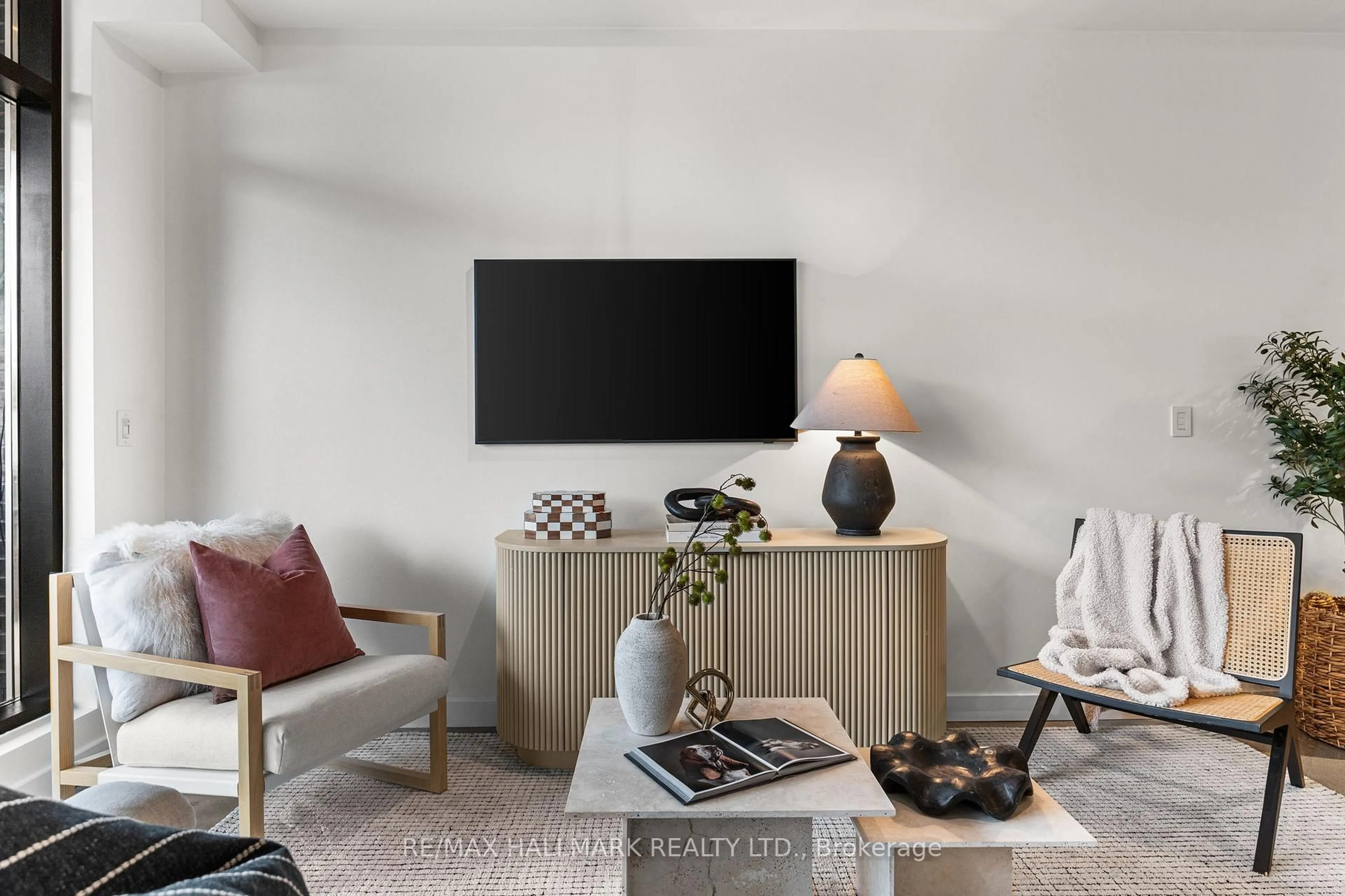 Living room with furniture, unknown for 747 Queen St #202, Toronto Ontario M4M 1H3