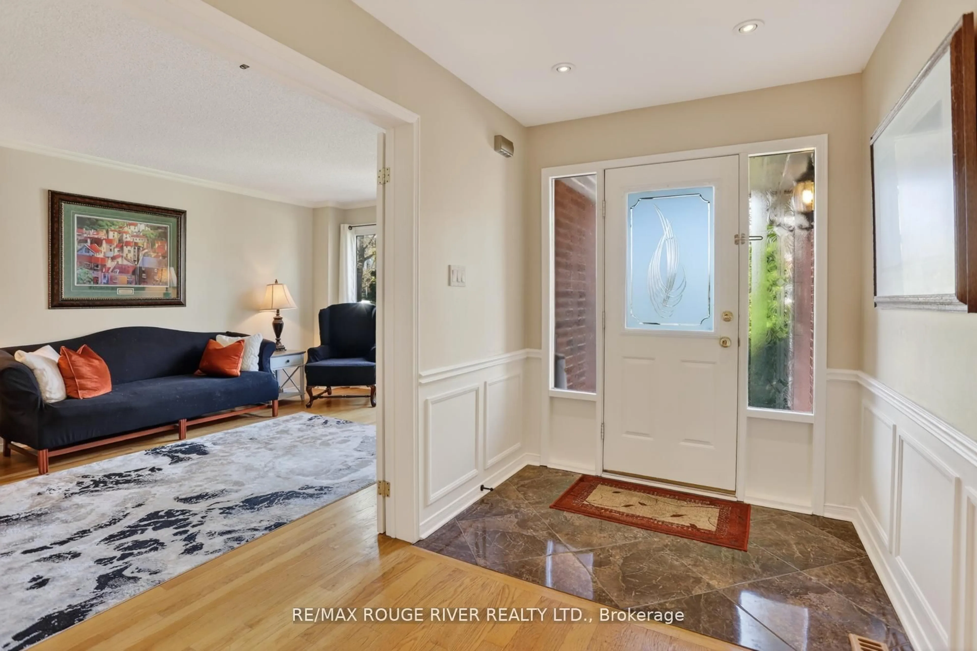 Indoor entryway for 84 Silverbirch Pl, Whitby Ontario L1R 1X5