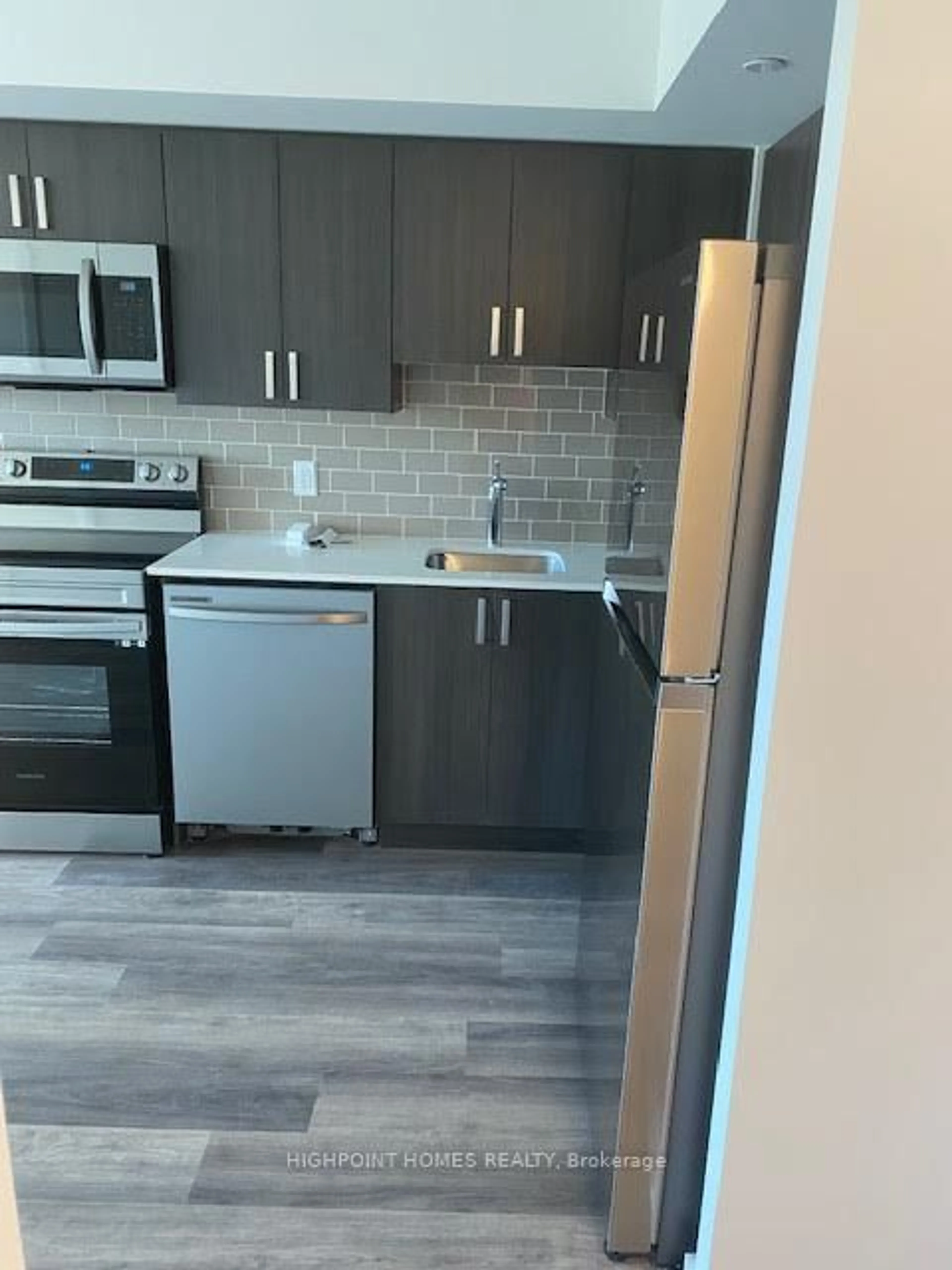 Standard kitchen, unknown for 1480 Bayly St #503, Pickering Ontario L1W 0C2