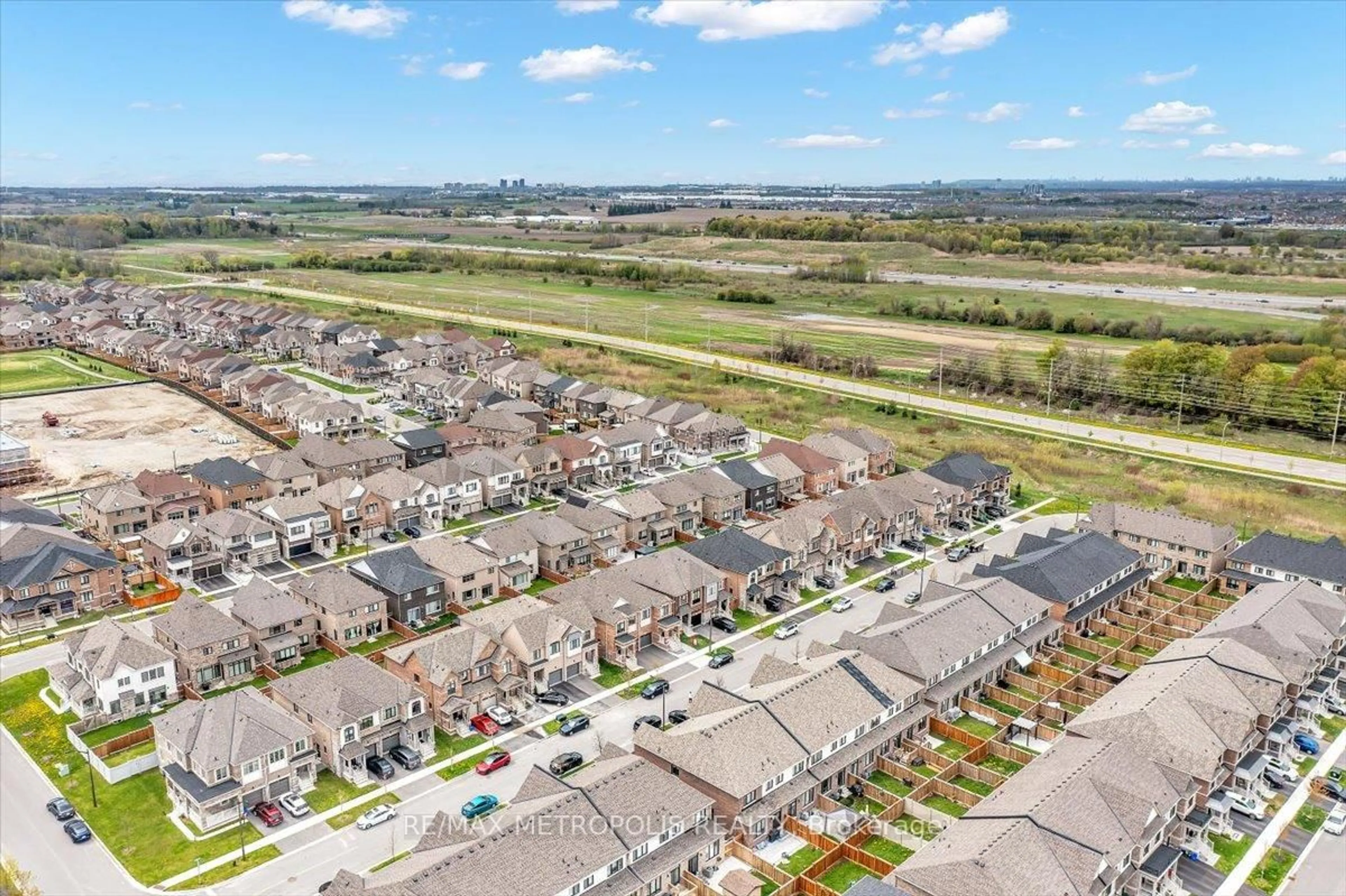 A pic from outside/outdoor area/front of a property/back of a property/a pic from drone, street for 120 Laing Dr, Whitby Ontario L1P 0N5