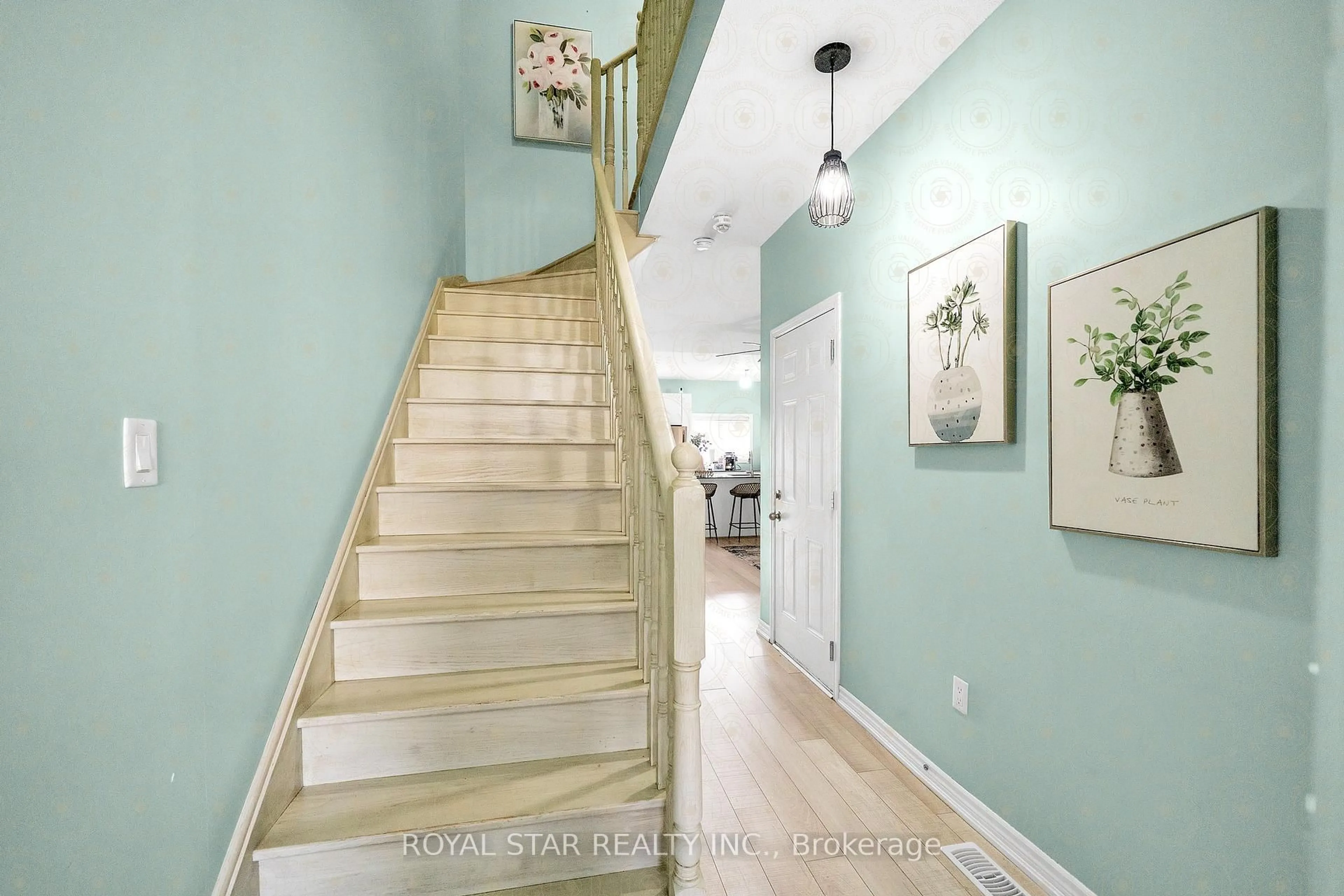 Unknown for 30 Prospect Way, Whitby Ontario L1N 0L4