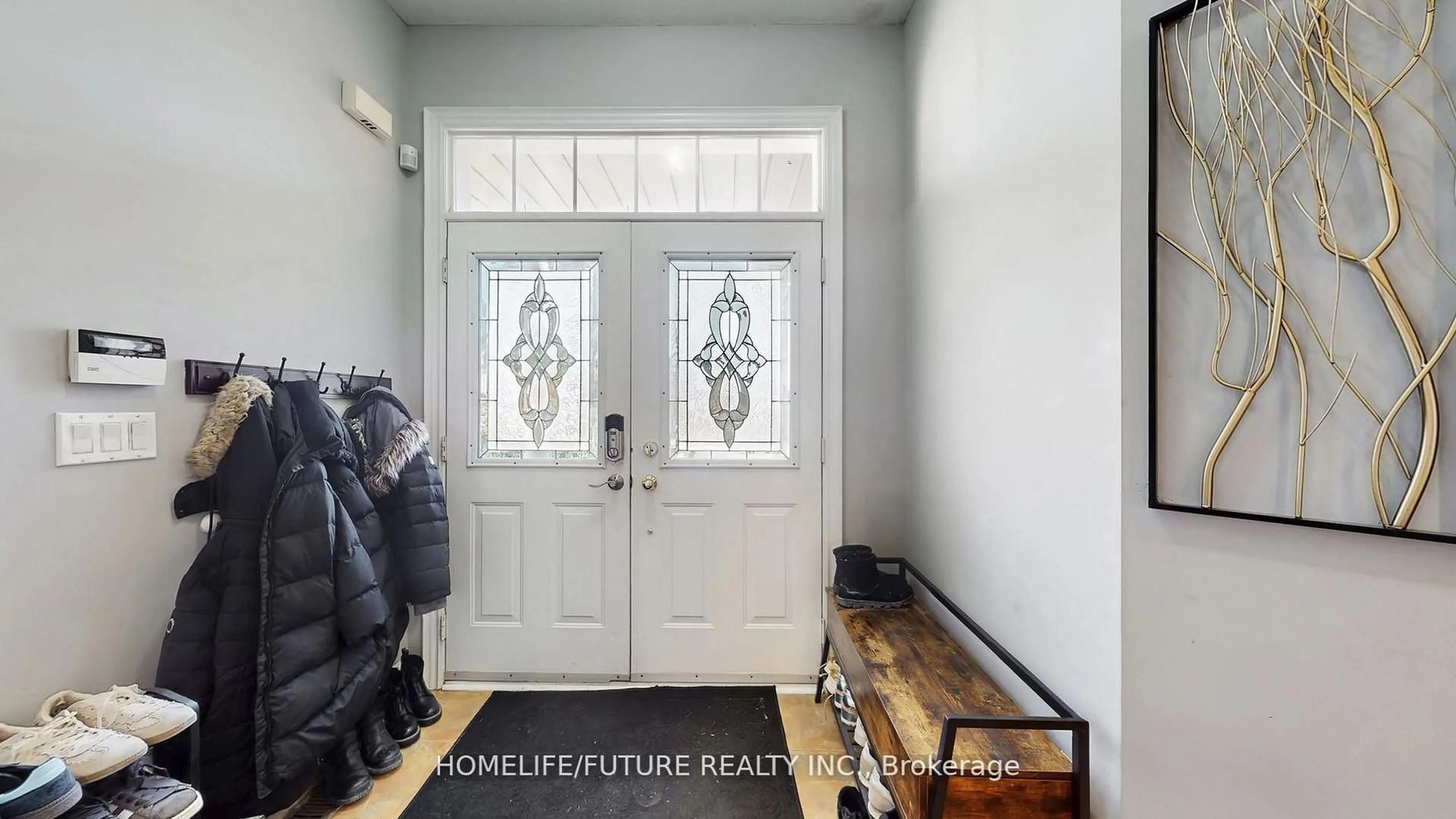 Indoor entryway for 968 Coyston Dr, Oshawa Ontario L1K 3C6