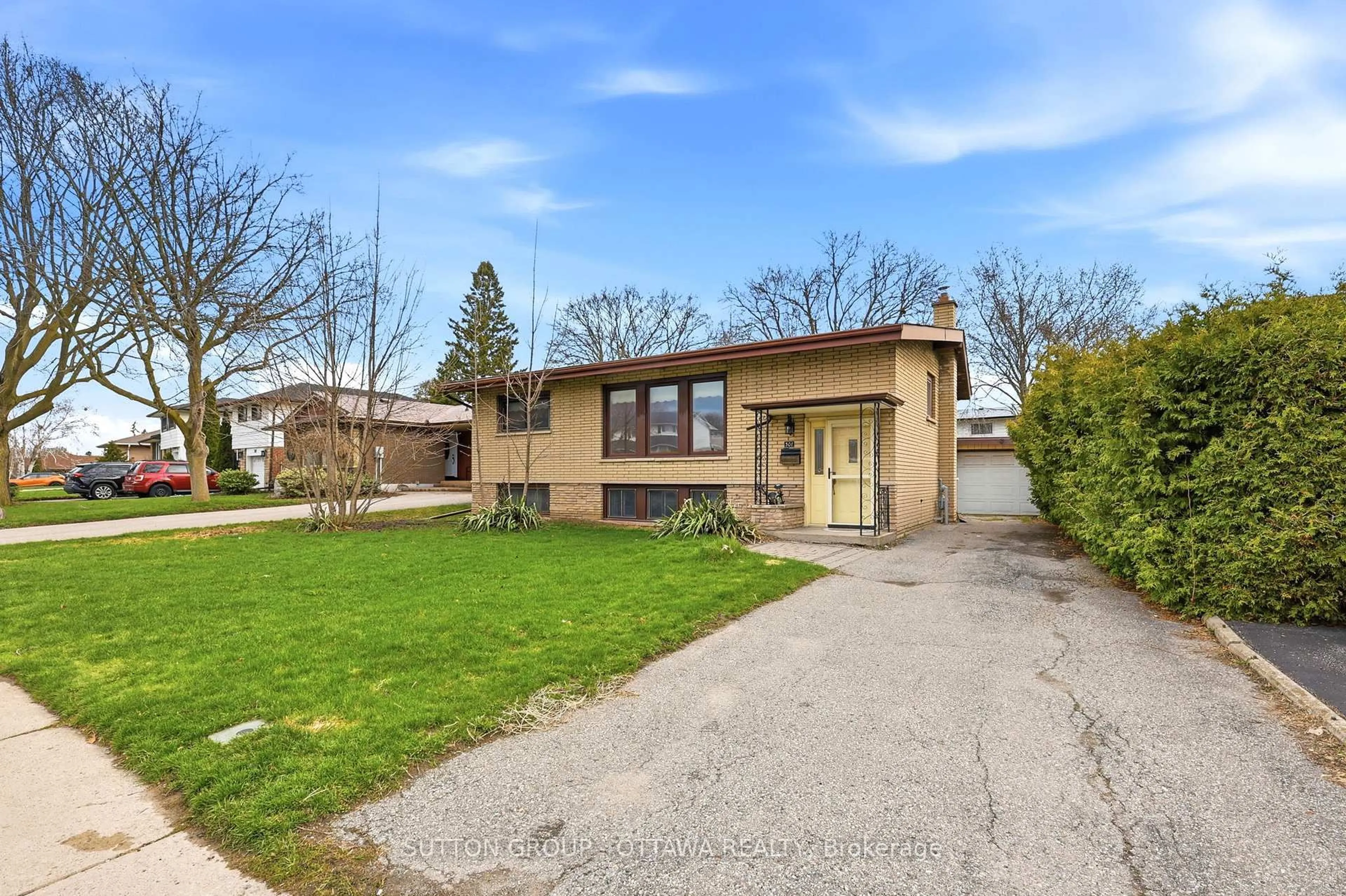 Unknown for 301 Central Park Blvd, Oshawa Ontario L1G 5Z5