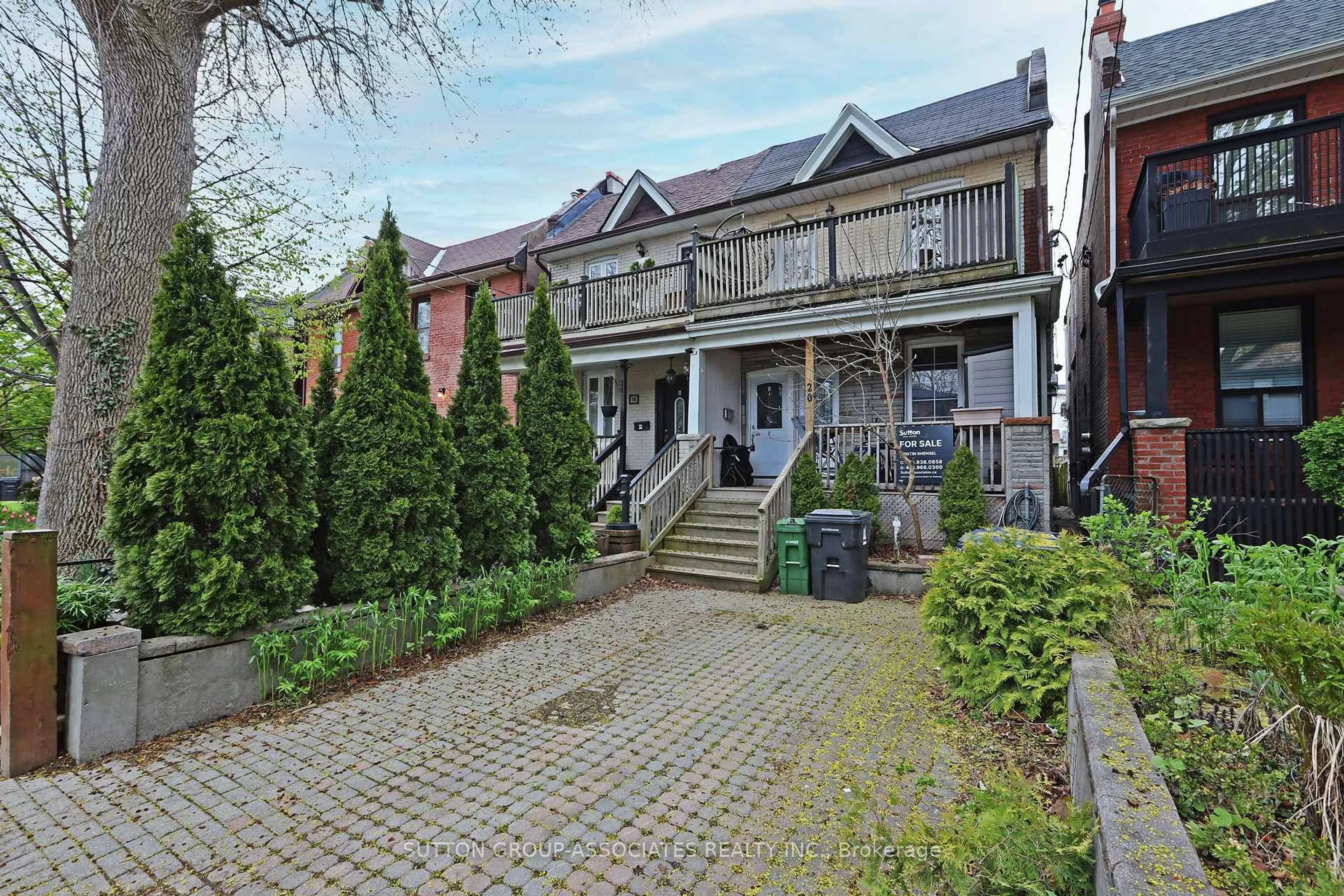 Unknown for 20 Ashdale Ave, Toronto Ontario M4L 2Y7