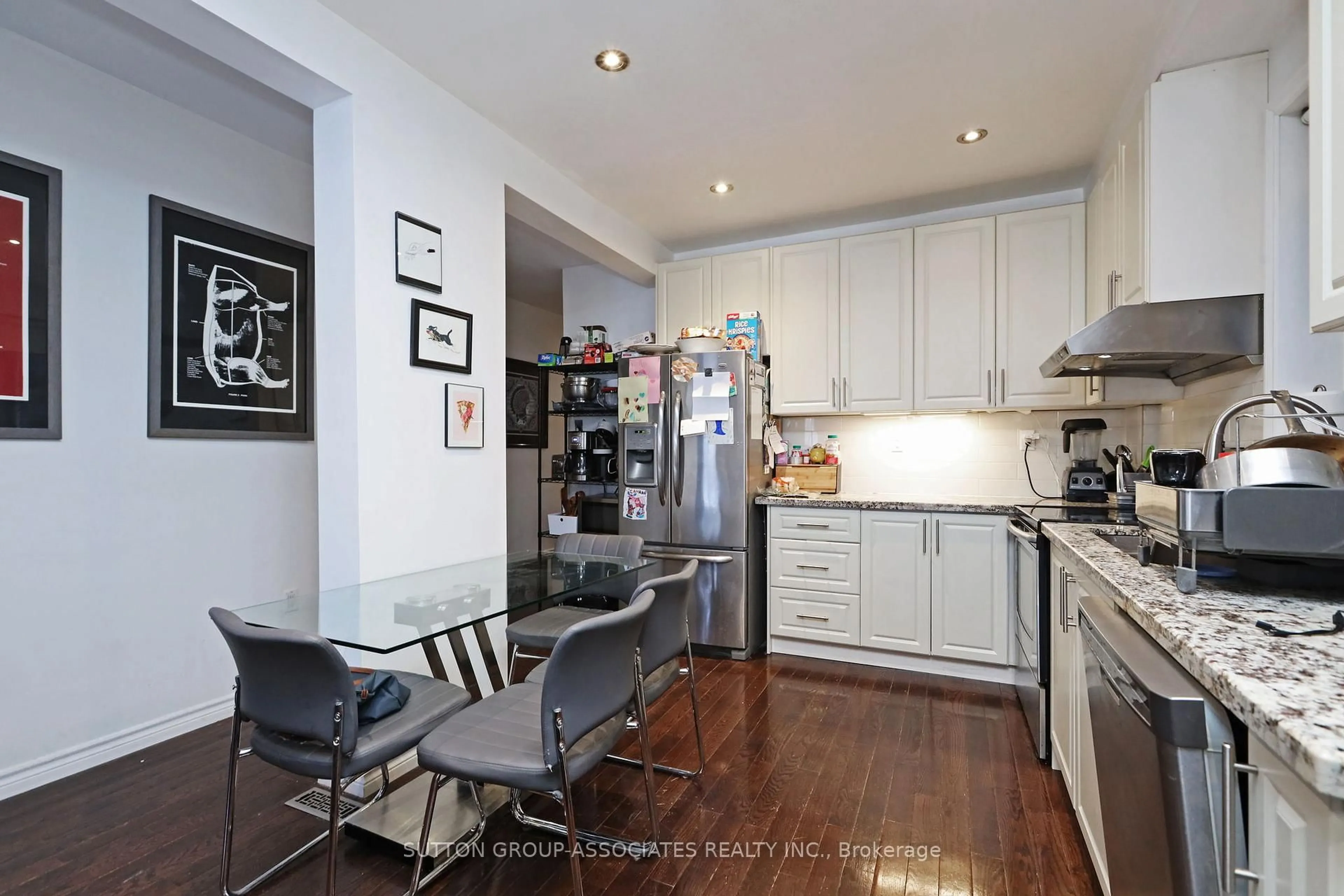 Unknown for 20 Ashdale Ave, Toronto Ontario M4L 2Y7