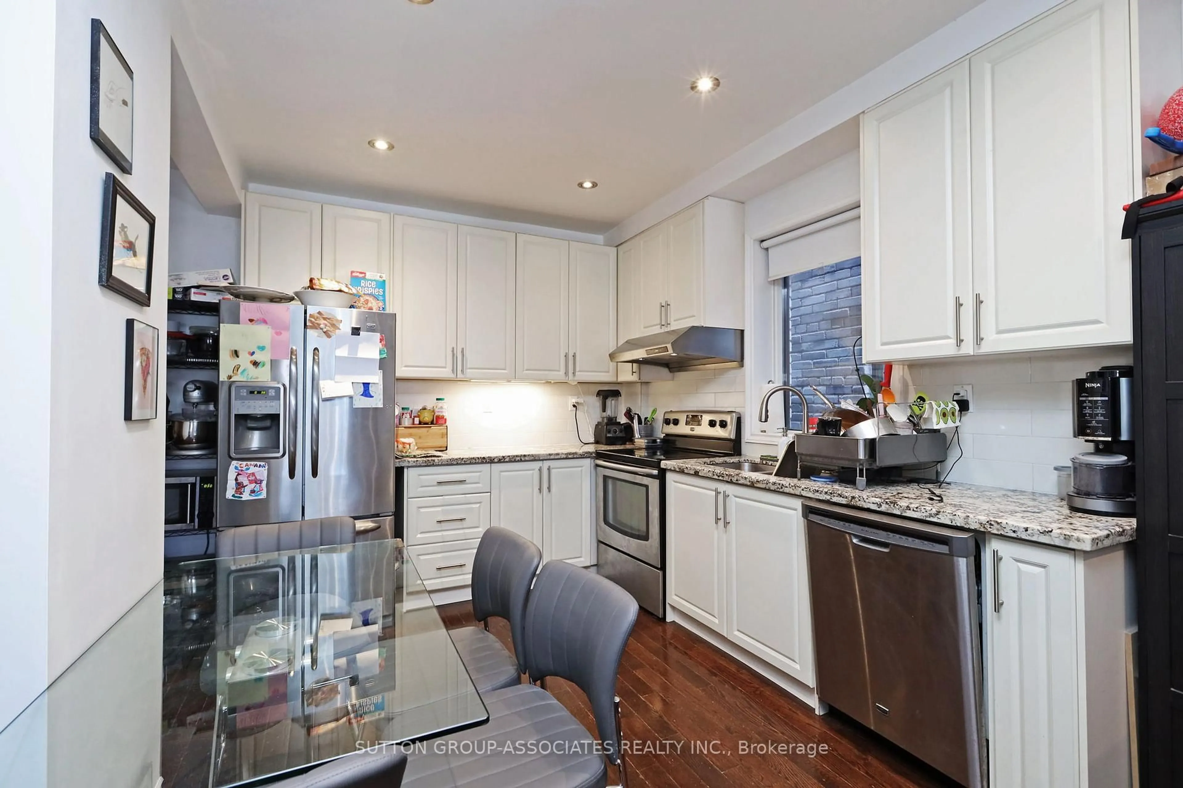 Unknown for 20 Ashdale Ave, Toronto Ontario M4L 2Y7