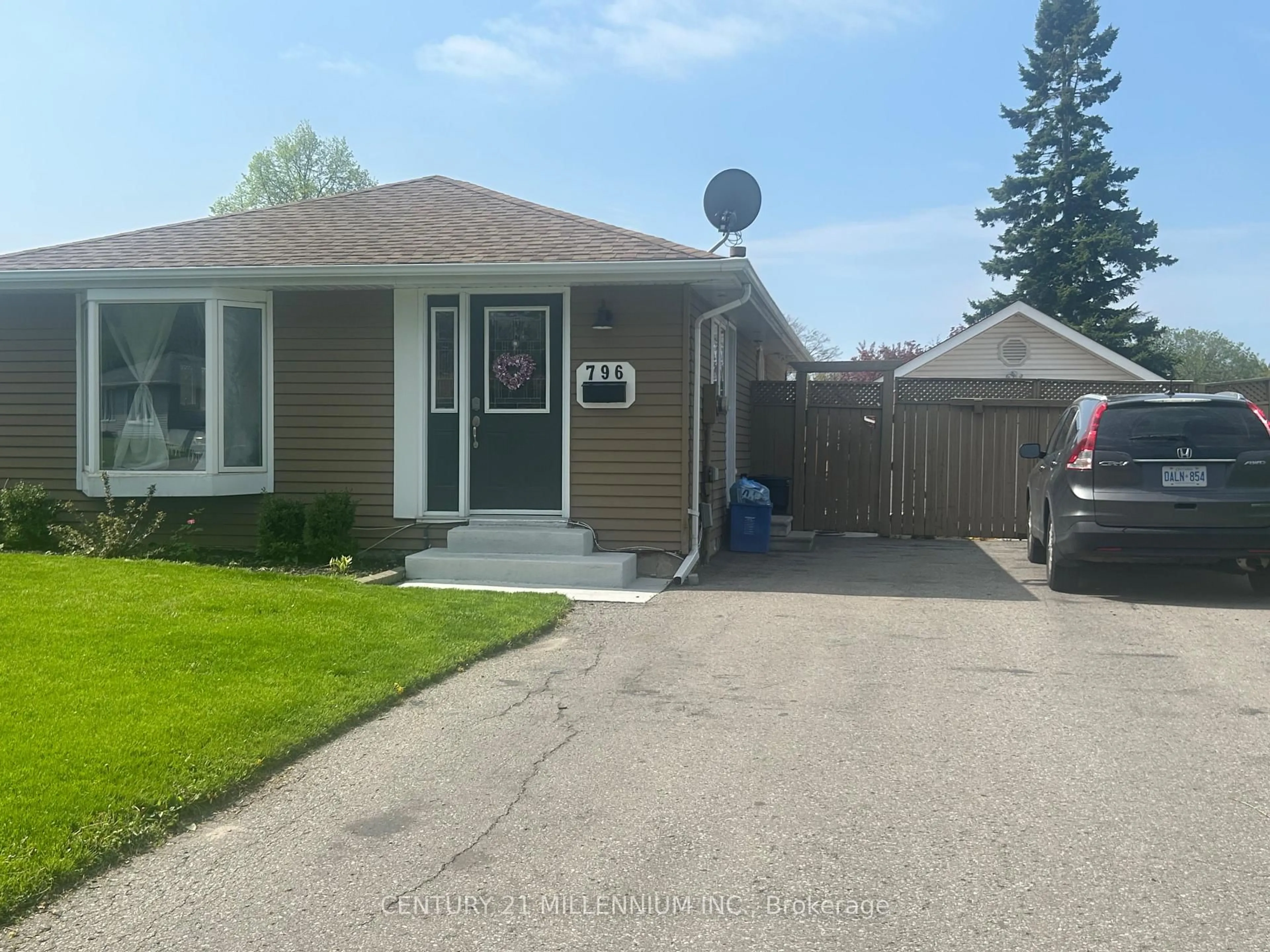Unknown for 796 Grandview Dr, Oshawa Ontario L1H 7W7