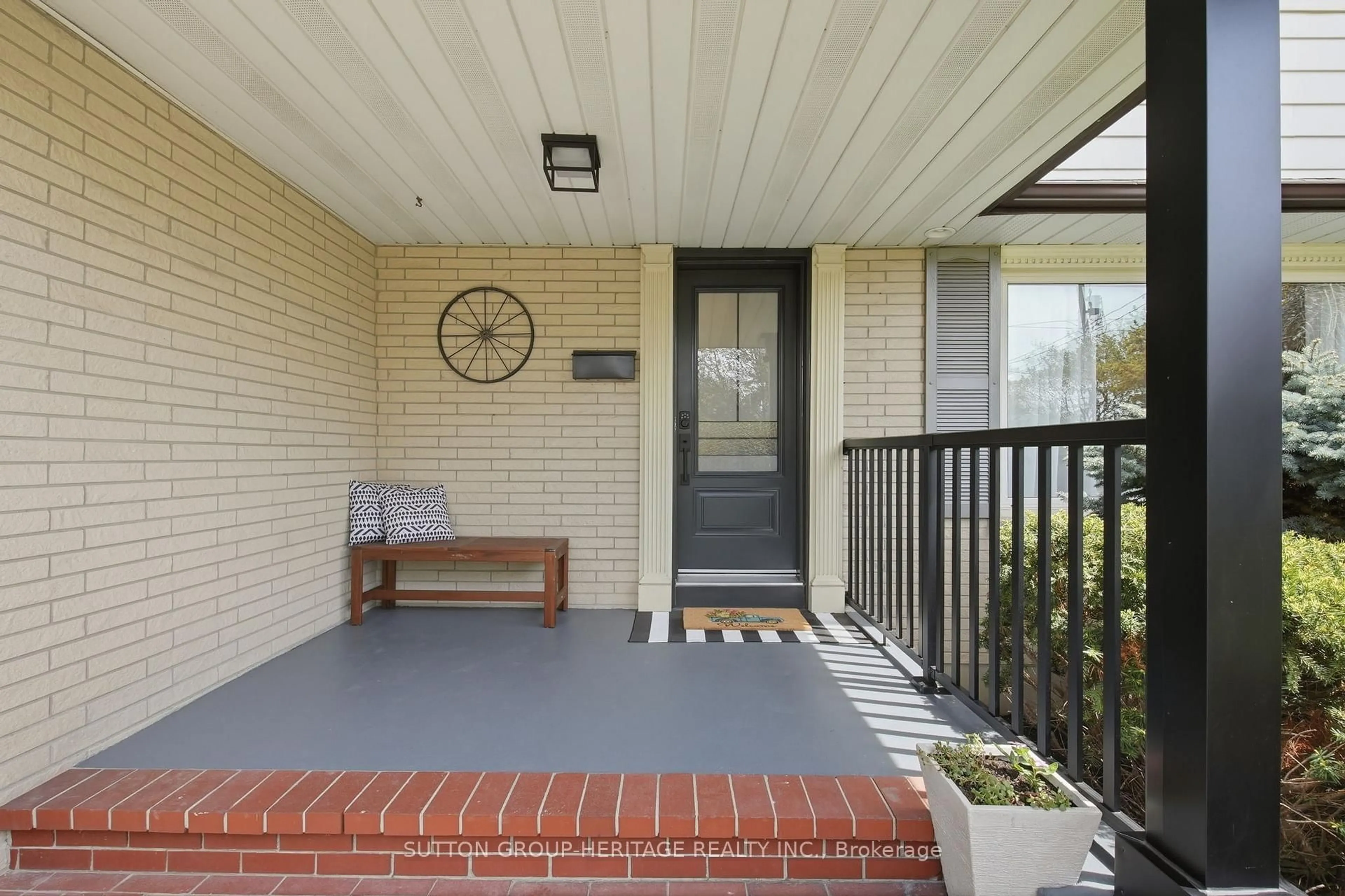 Unknown for 163 Keewatin St, Oshawa Ontario L1H 6Z4