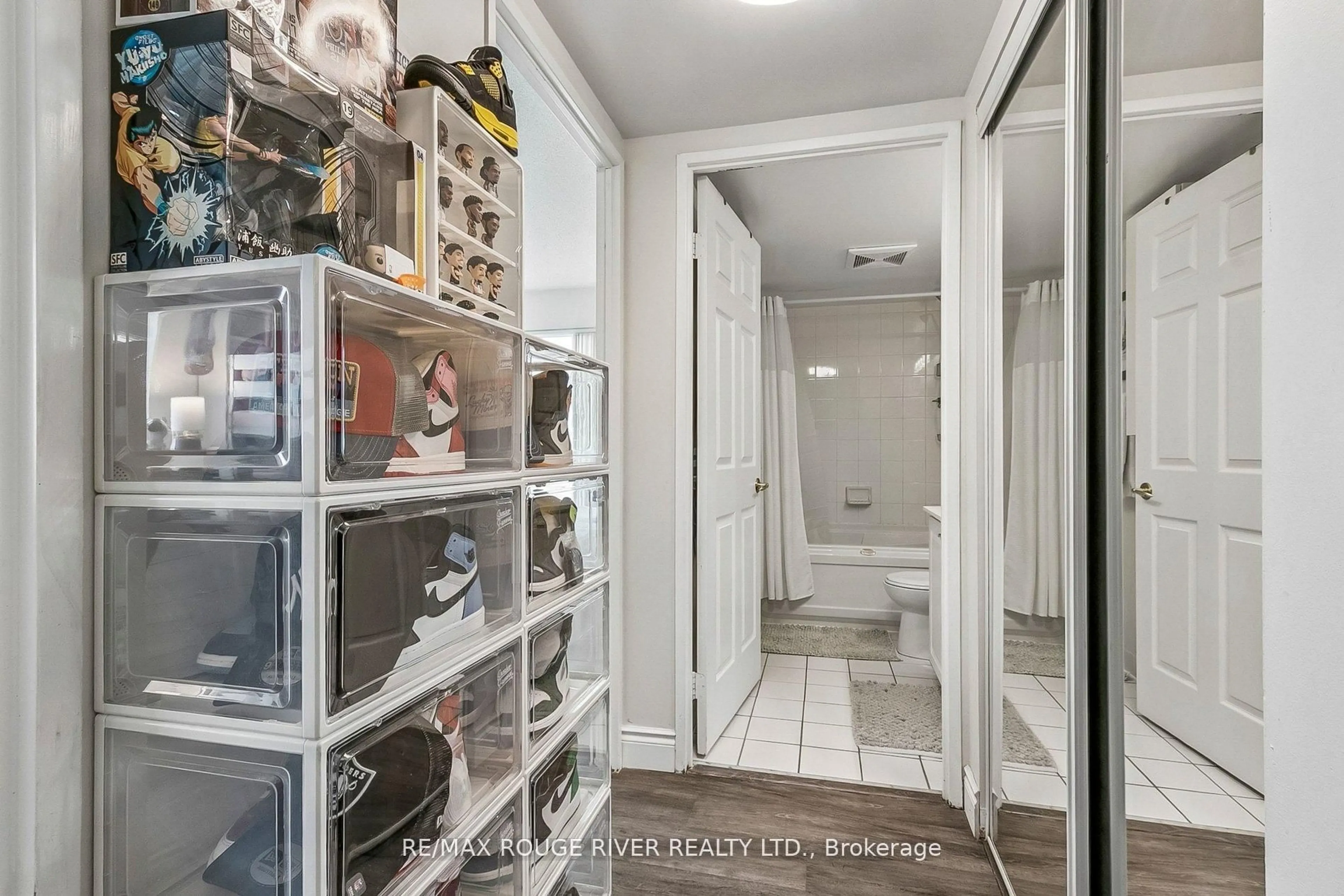 Unknown for 11 Lee Centre Dr #1203, Toronto Ontario M1H 3J5