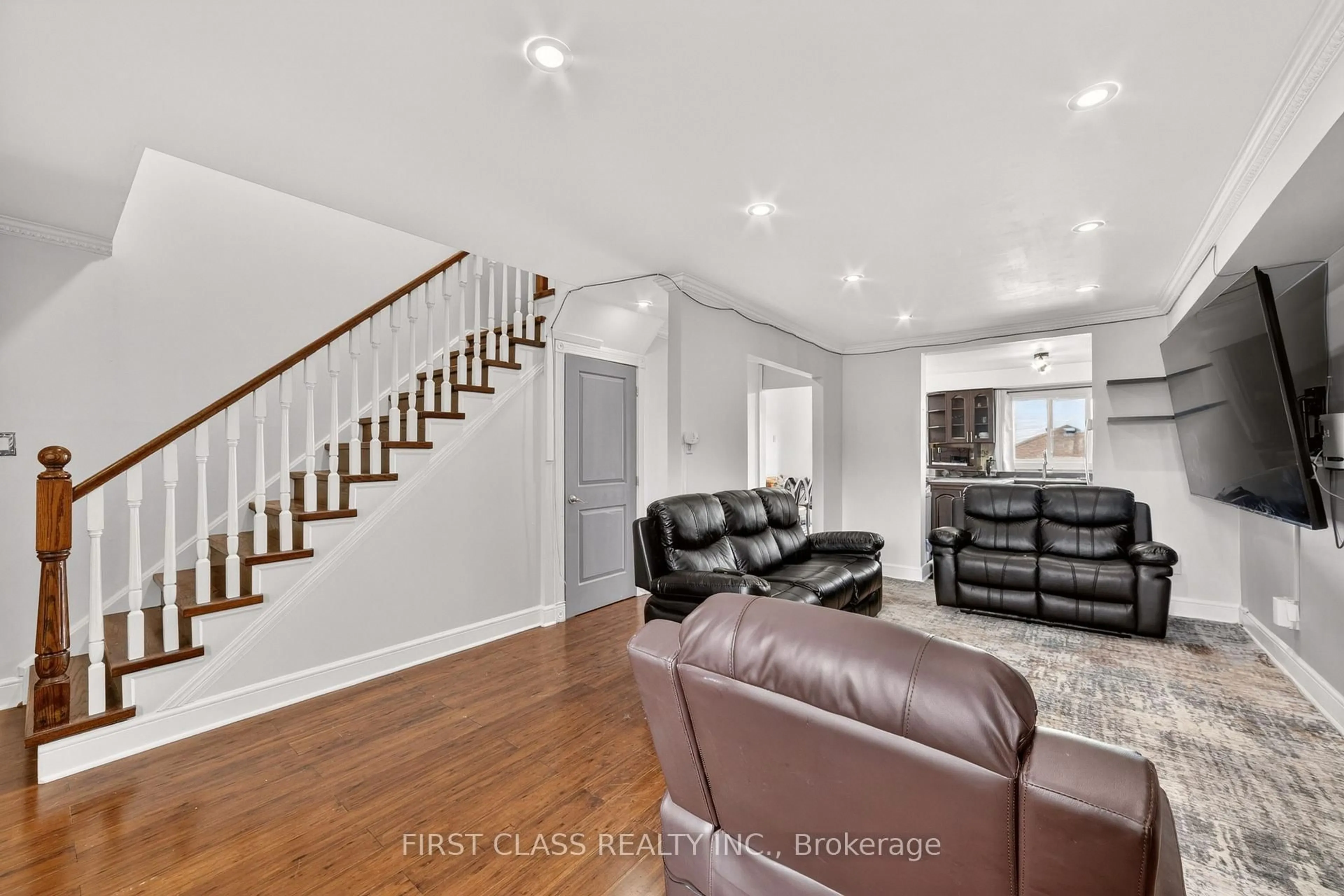 Living room with furniture, unknown for 2109 Denby Dr, Pickering Ontario L1X 1Y8
