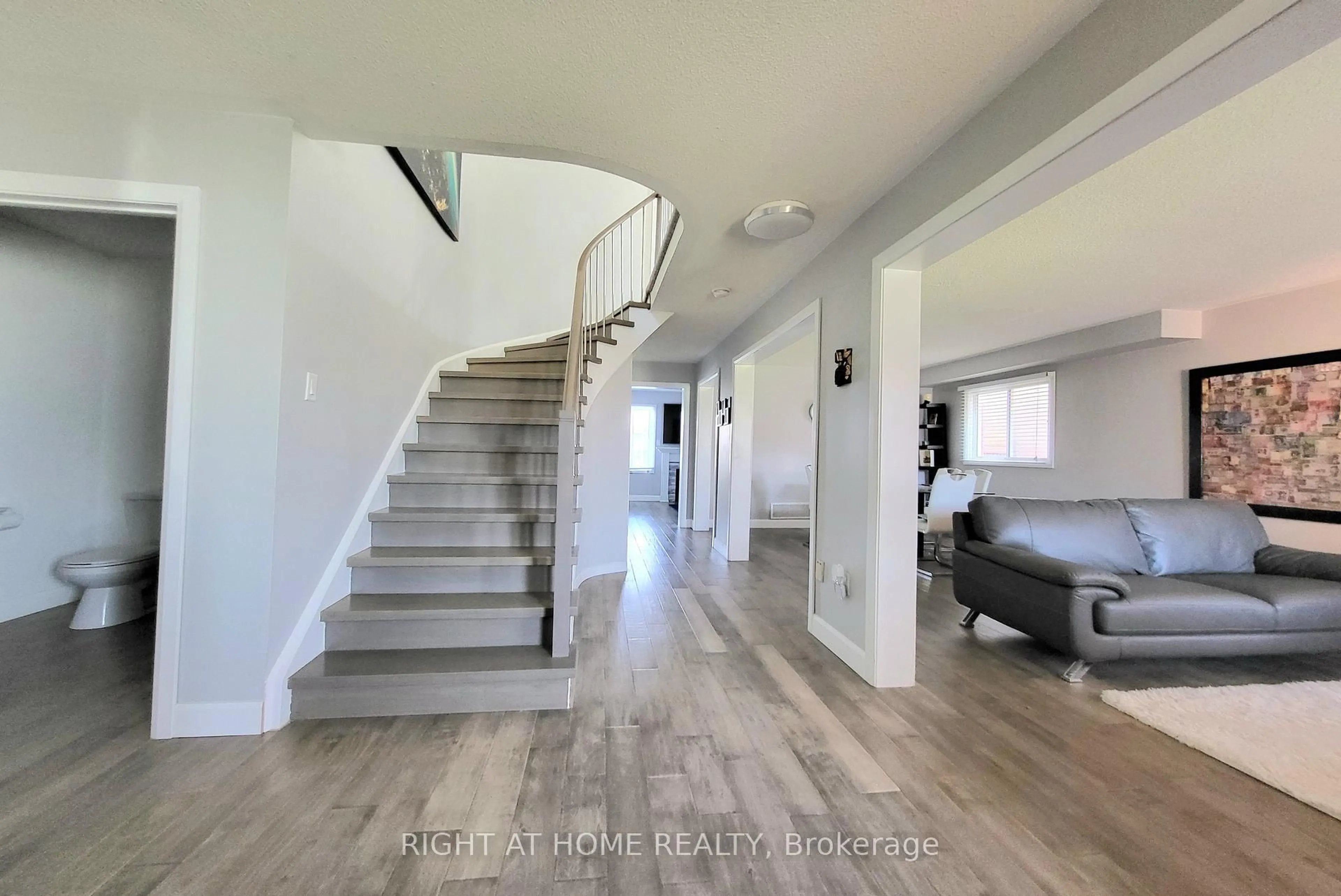 Unknown for 1040 Beaver Valley Cres, Oshawa Ontario L1J 8N2