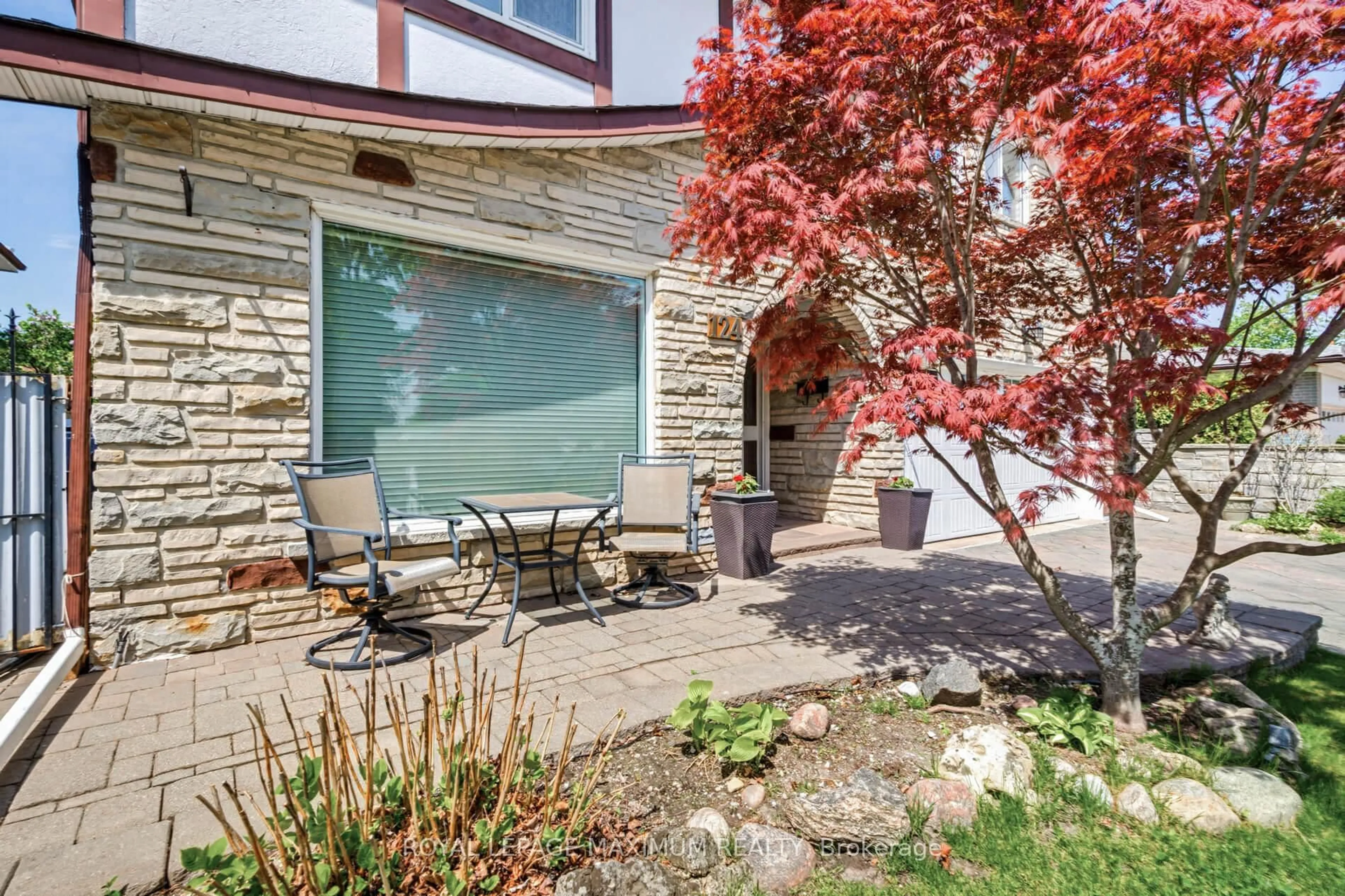 Patio, street for 124 Nortonville Dr, Toronto Ontario M1G 2T8