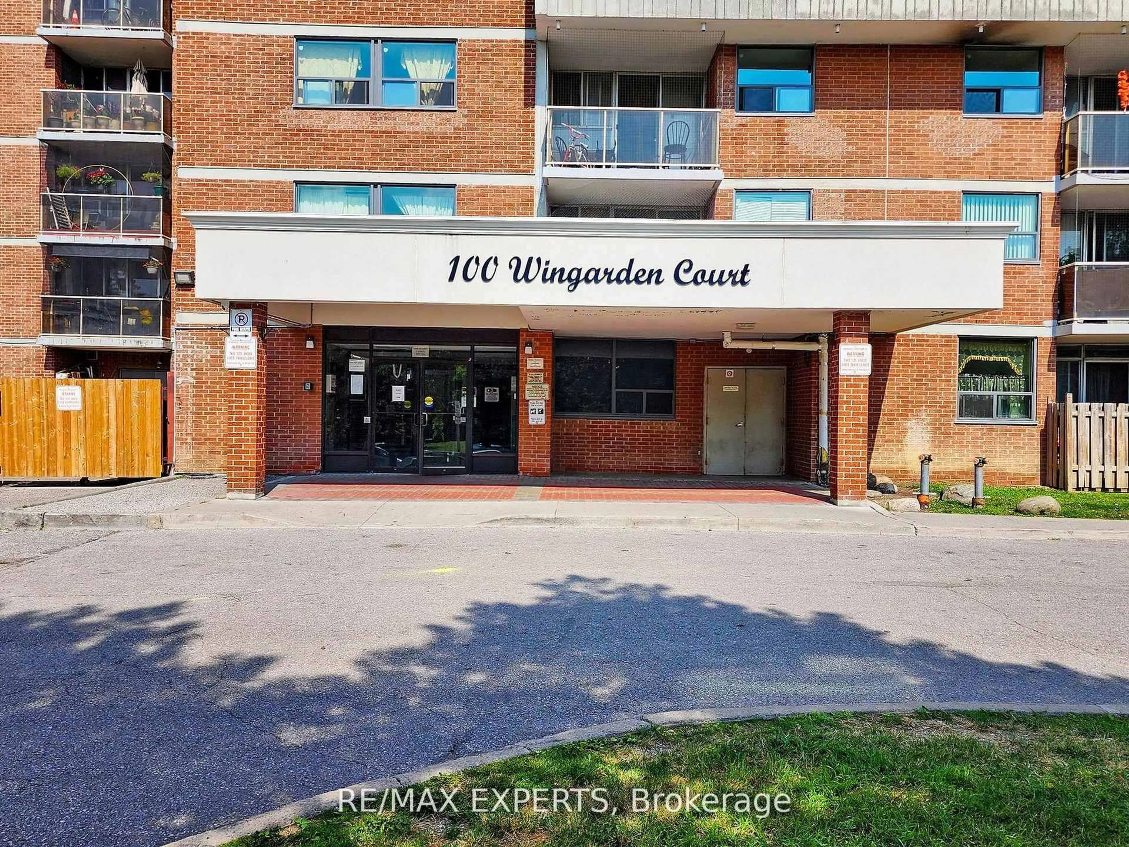 Indoor foyer for 100 Wingarden Crt #410, Toronto Ontario M1B 2P4