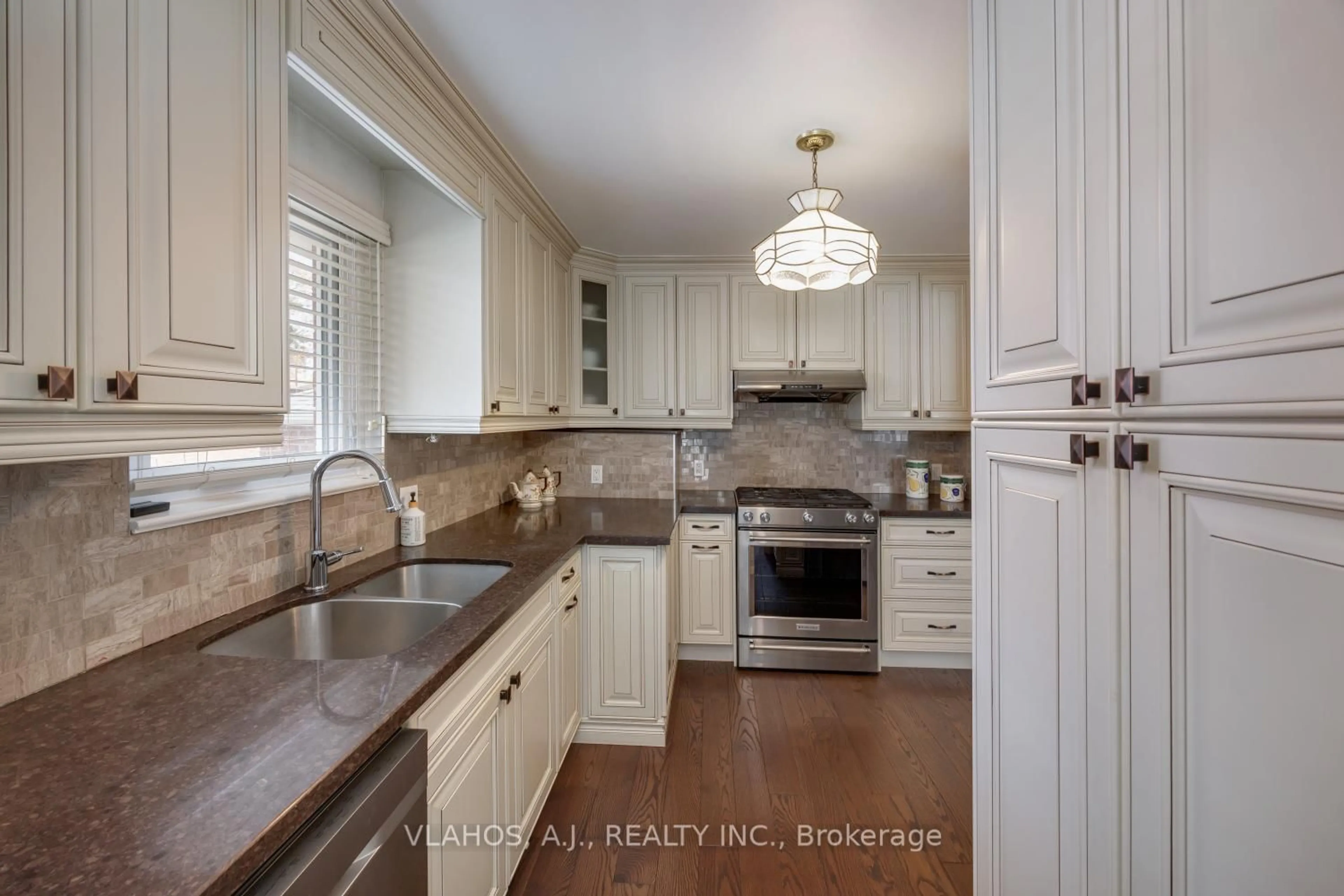 Unknown for 19 Bainhart Cres, Toronto Ontario M1H 2R4