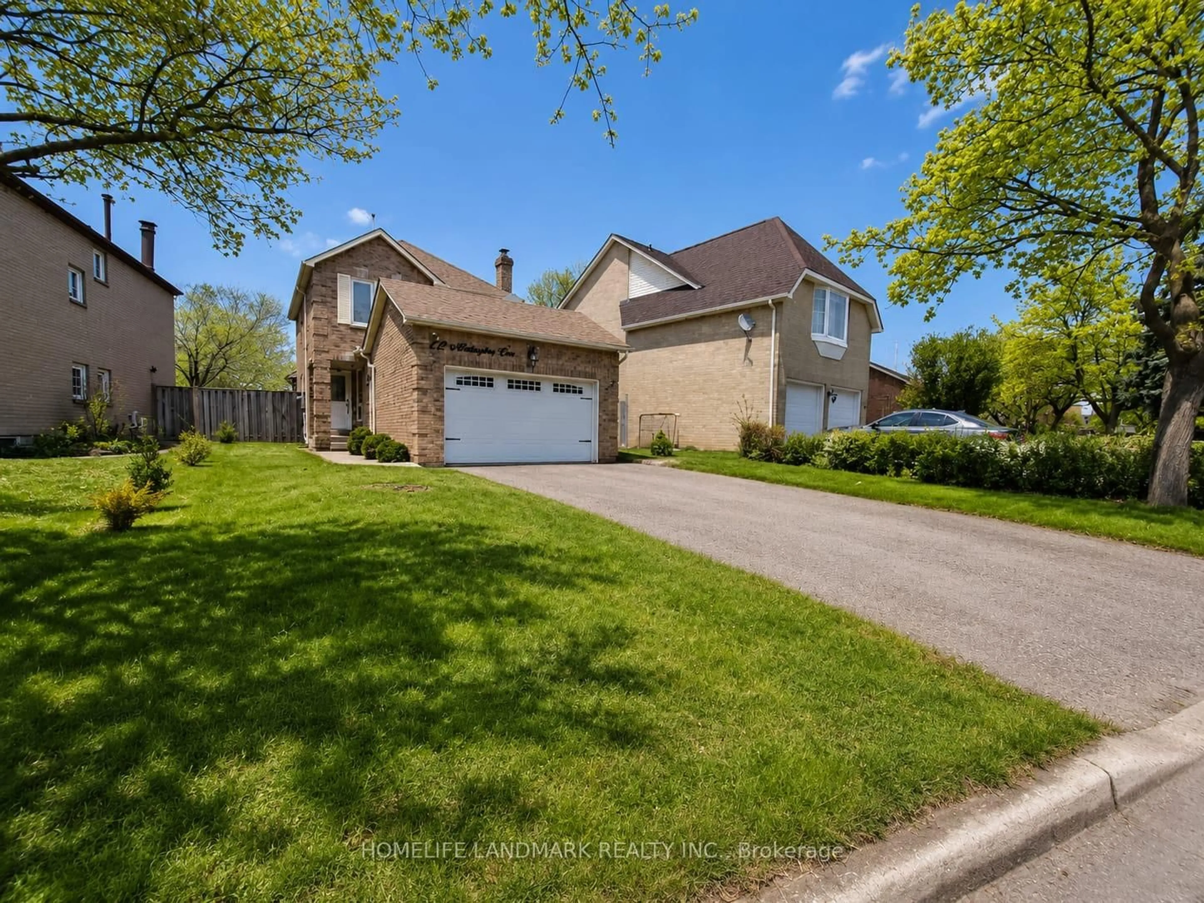 A pic from outside/outdoor area/front of a property/back of a property/a pic from drone, street for 12 Millington Cres, Ajax Ontario L1T 1R1