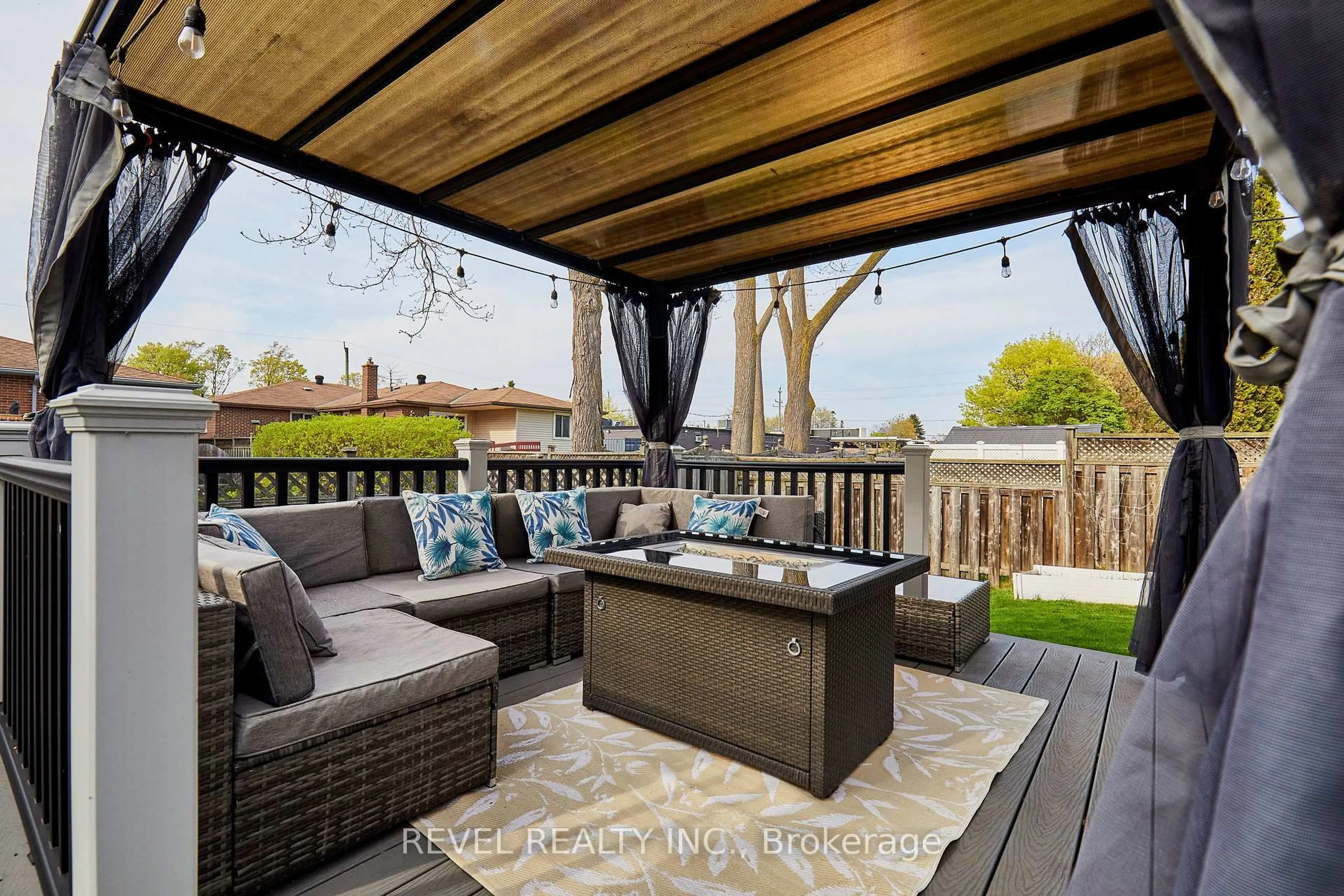 Patio, water/lake/river/ocean view for 1218 Monica Cook Pl, Pickering Ontario L1W 4A4