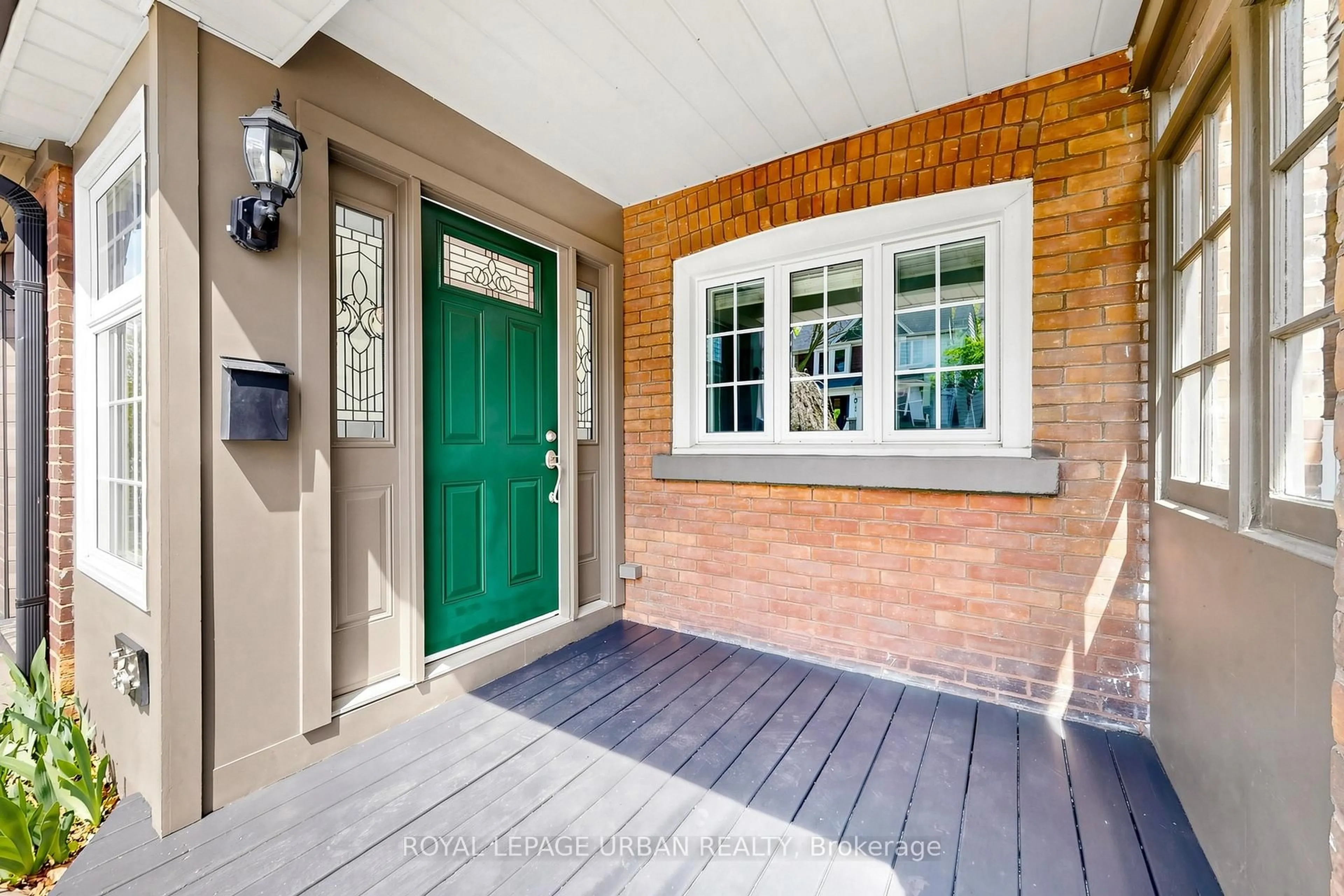 Indoor entryway for 36 Norway Ave, Toronto Ontario M4L 1P9