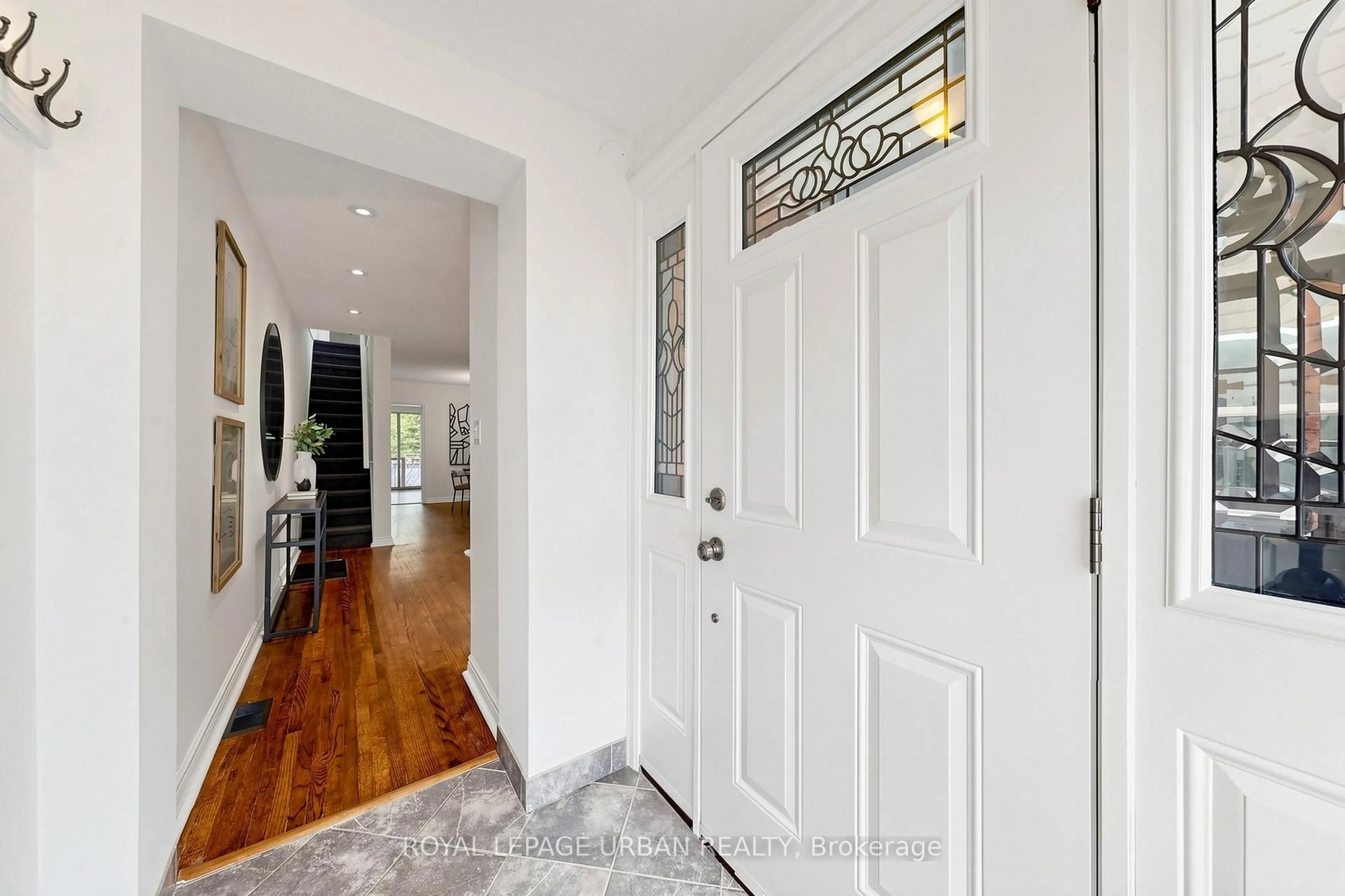 Indoor entryway for 36 Norway Ave, Toronto Ontario M4L 1P9