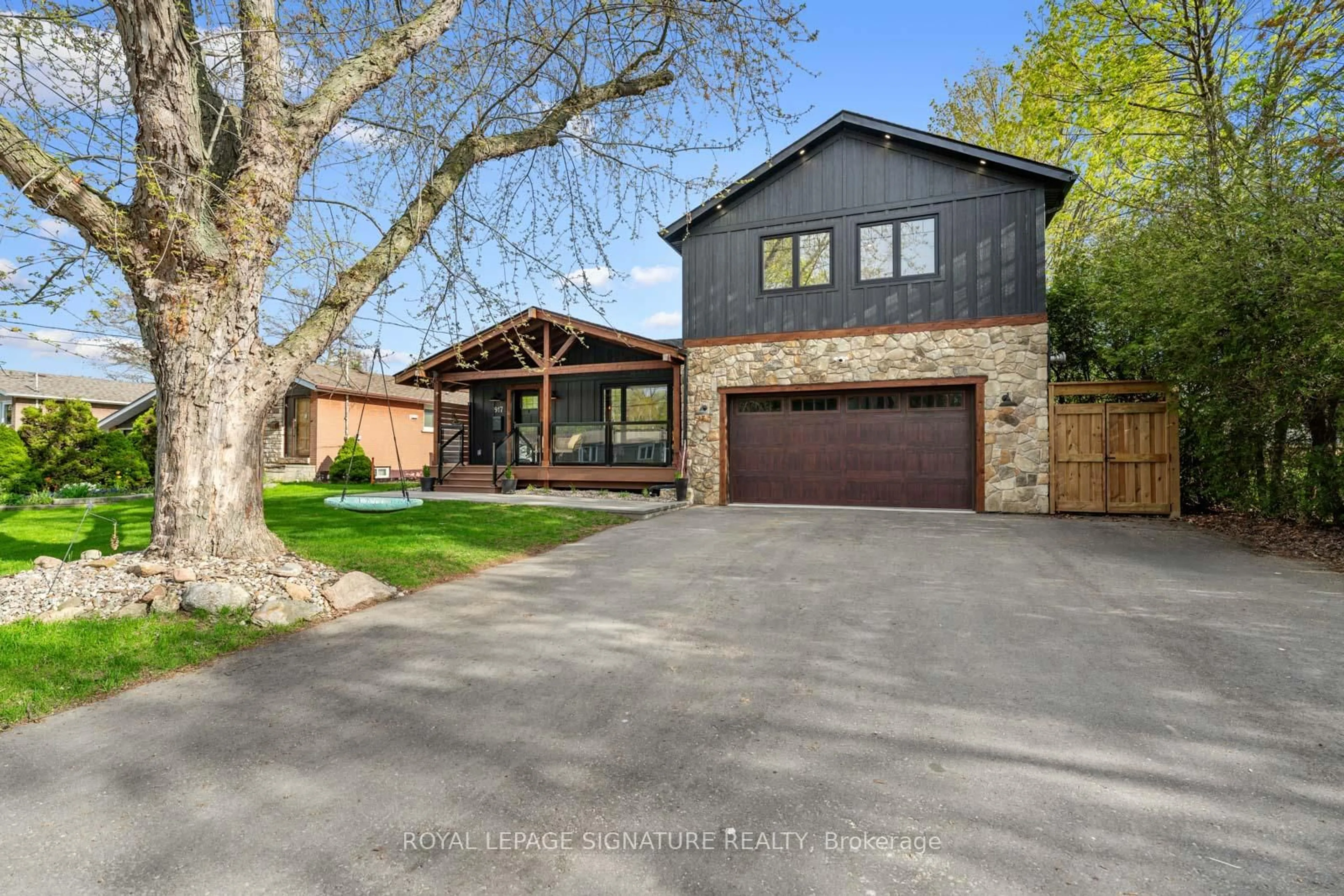 Home with brick exterior material, street for 917 Vistula Dr, Pickering Ontario L1W 2L7