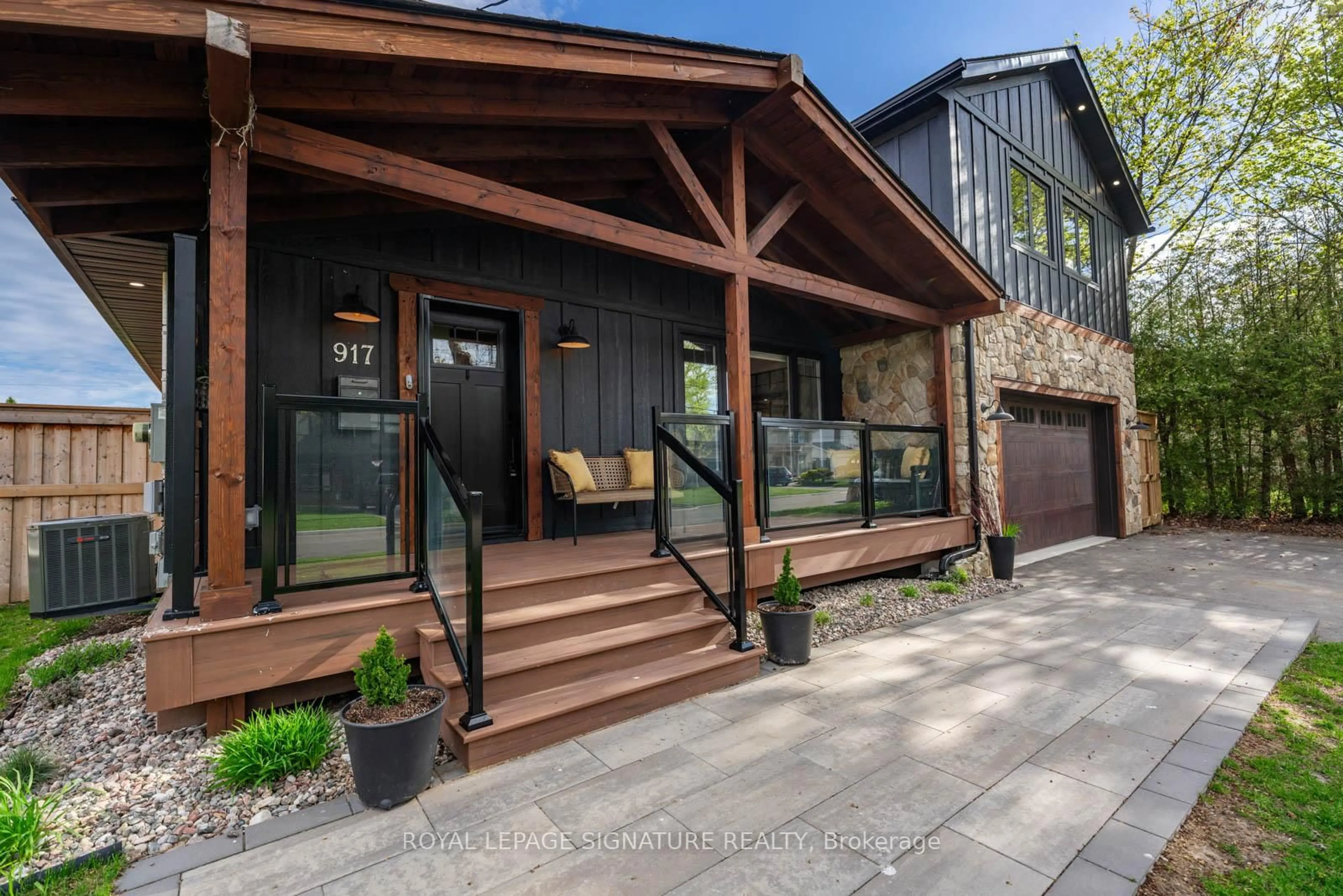 Unknown for 917 Vistula Dr, Pickering Ontario L1W 2L7