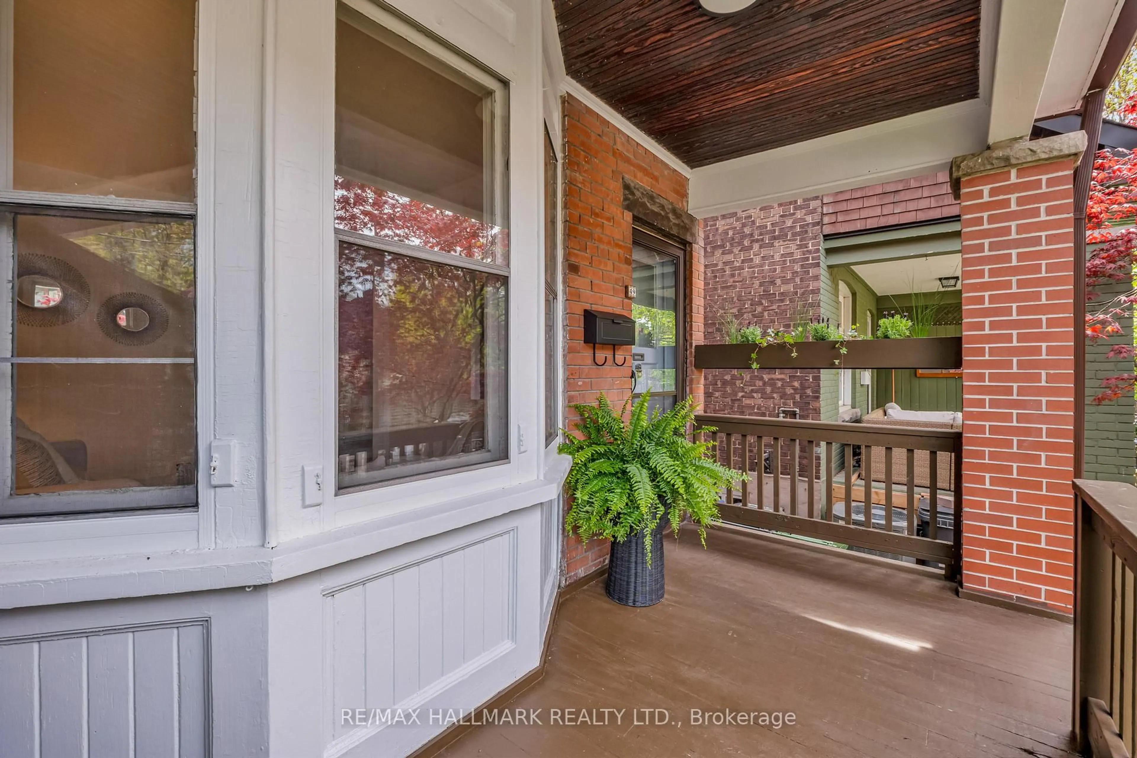 Indoor entryway for 49 Ravina Cres, Toronto Ontario M4J 3L9