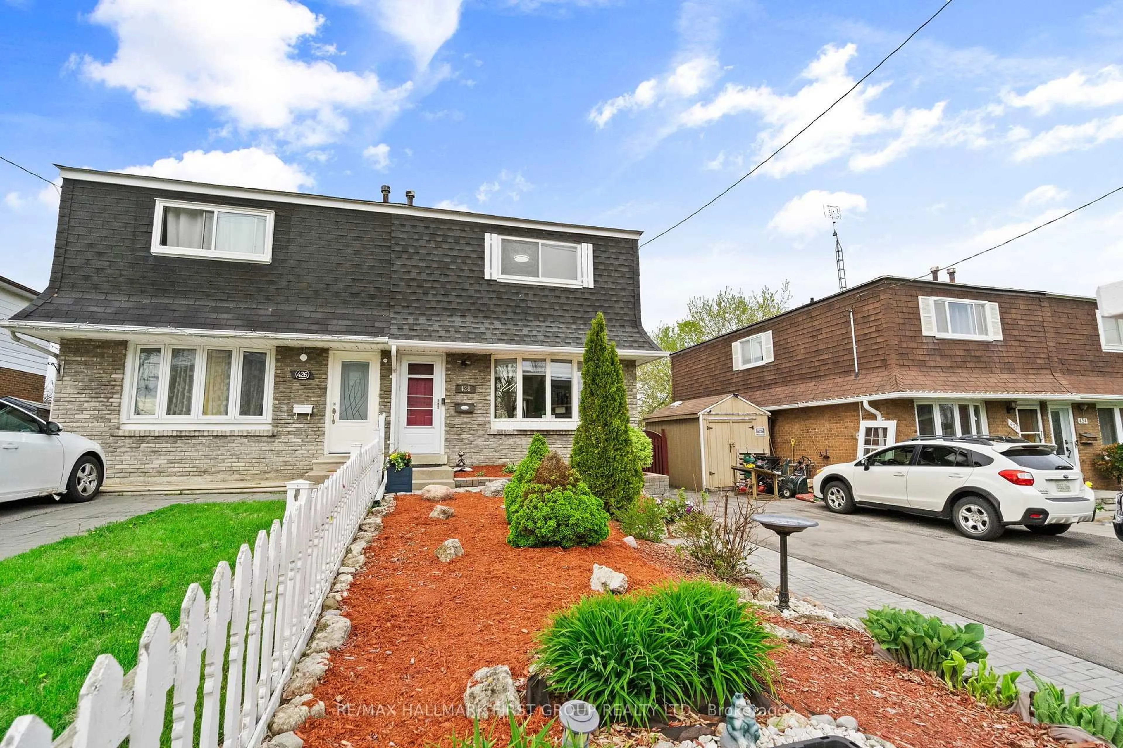 Unknown for 428 Dean Ave, Oshawa Ontario L1H 3E2