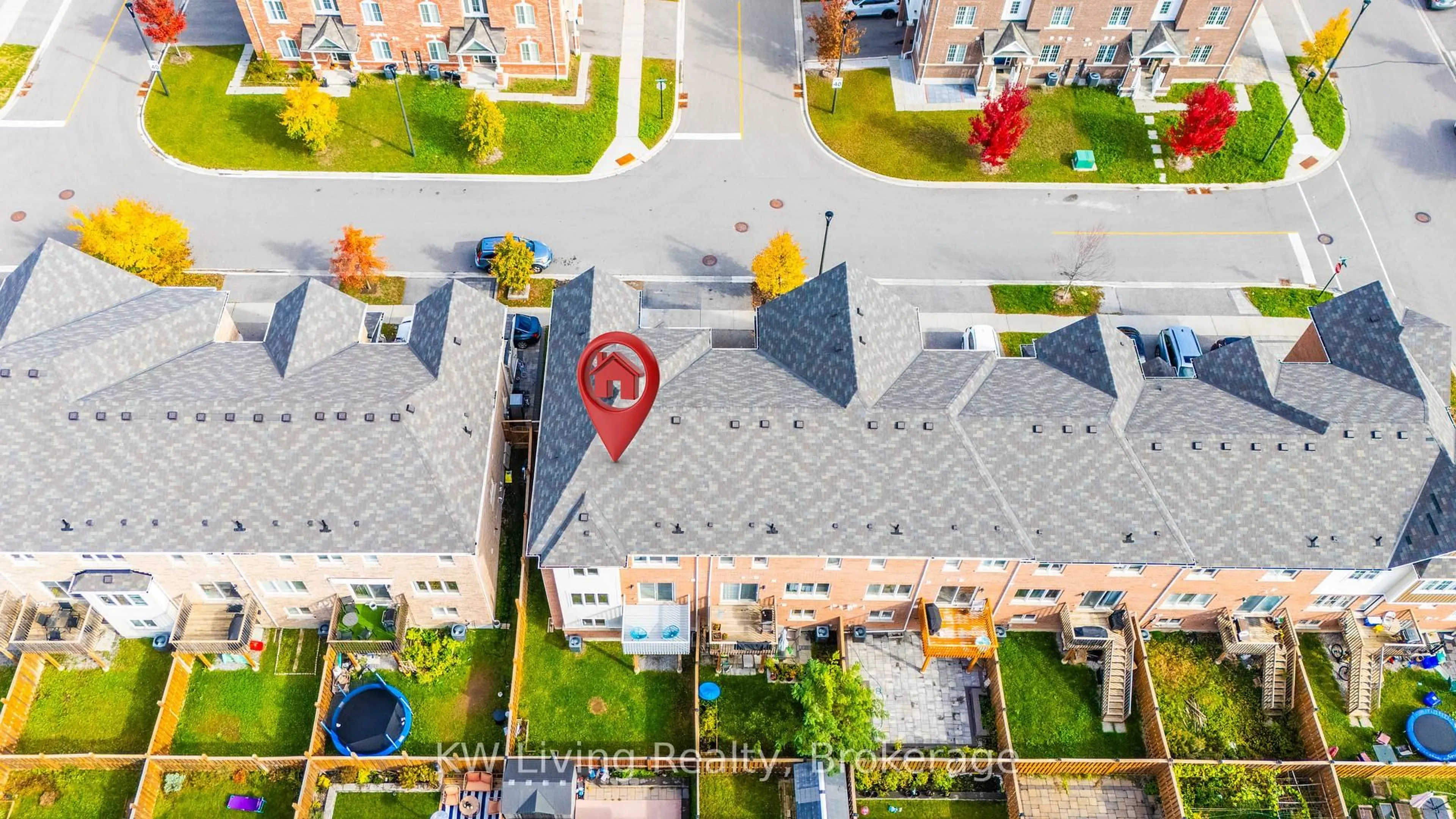A pic from outside/outdoor area/front of a property/back of a property/a pic from drone, city buildings view from balcony for 1010 Reflection Pl, Pickering Ontario L1X 0E9